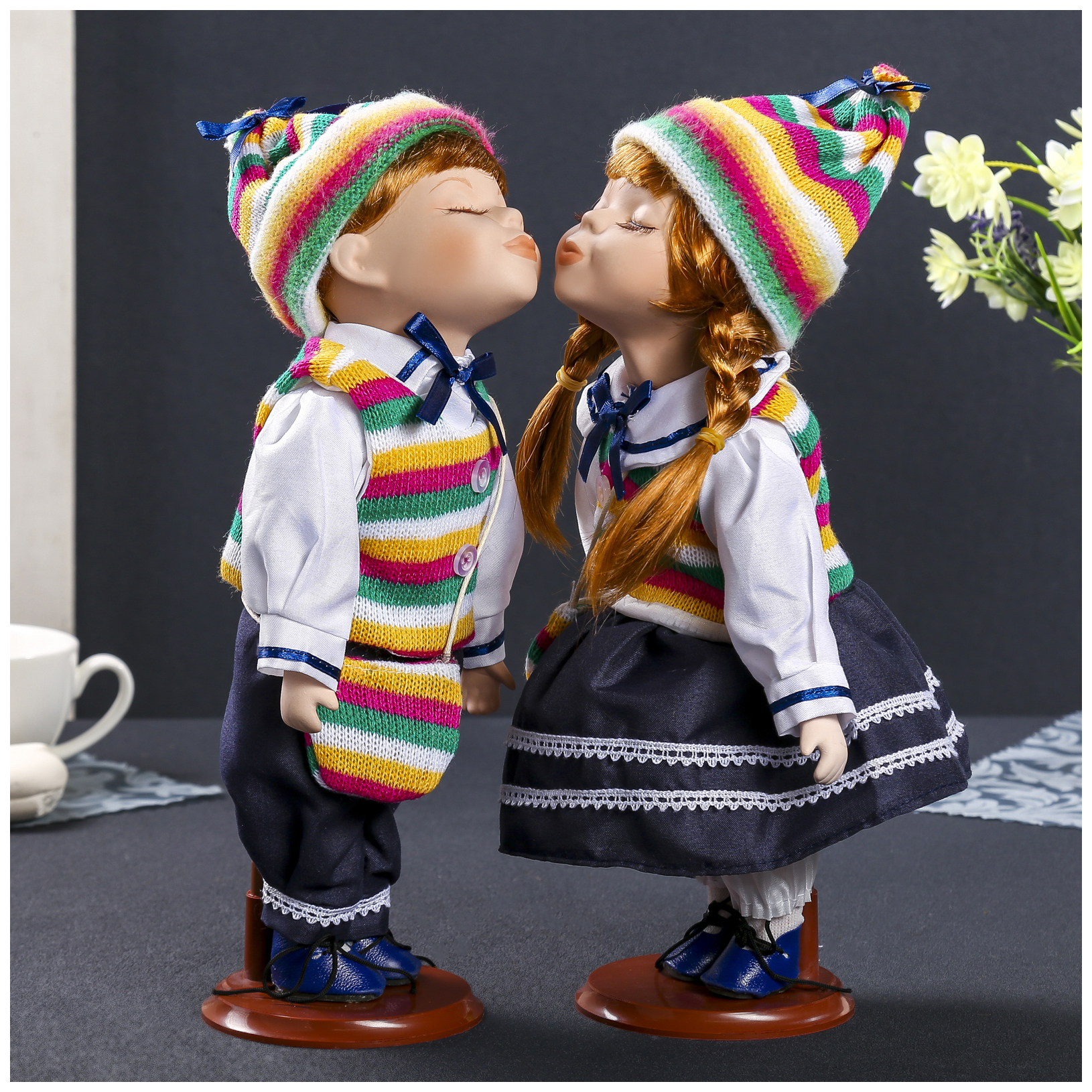 Коллекционные куклы поцелуйчик. Парочка кукла. Кукла пара. Фарфоровые куклы парочки. Фарфоровые куклы пара.