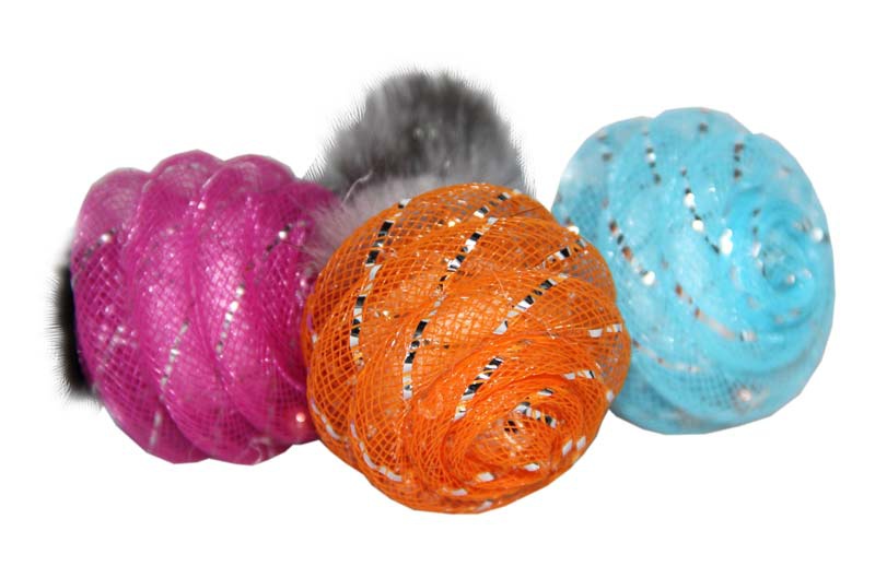 Мяч для кошек DOGMAN Шар с норкой, натуральный мех, в ассортименте, 11.5 см