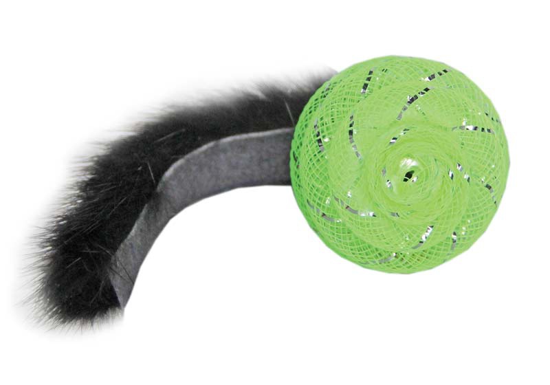 Мяч для кошек DOGMAN Шар с норкой, натуральный мех, в ассортименте, 11.5 см
