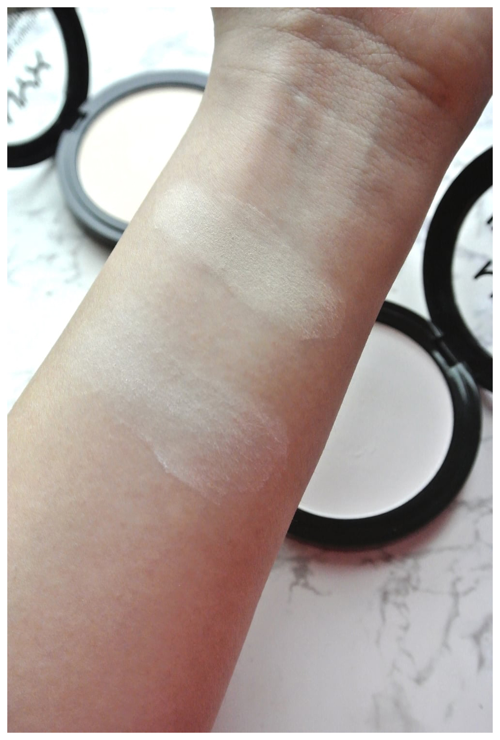 Пудра Nyx Professional Makeup High Definition Finishing Powder 02 Banana 8 г купить в Москве пудру для лица цены интернет магазинах на Sbermegamarket Ru Finishing Powder 02 Banana