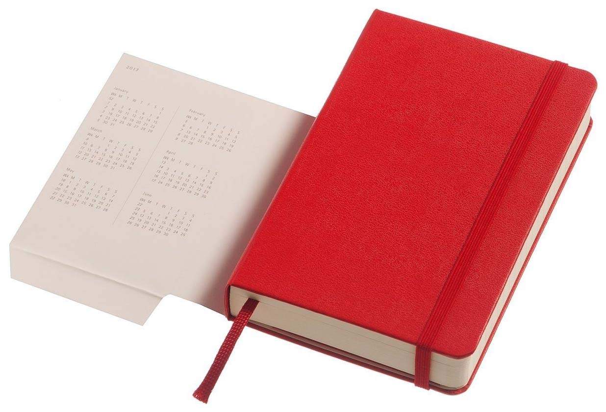 Блокнот еженедельник. Ежедневник Moleskine 2023. Молескин ежедневник. Moleskine ежедневник. Карман картинка красный.
