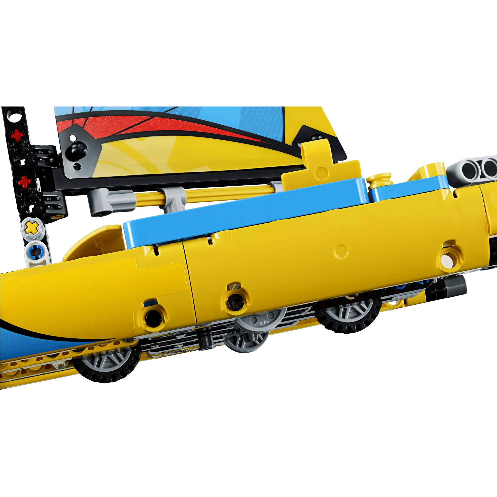 Конструктор LEGO Technic Гоночная яхта (42074)