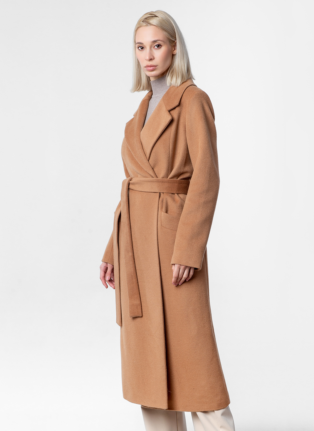 Пальто женское Каляев 59831 коричневое 50 RU
