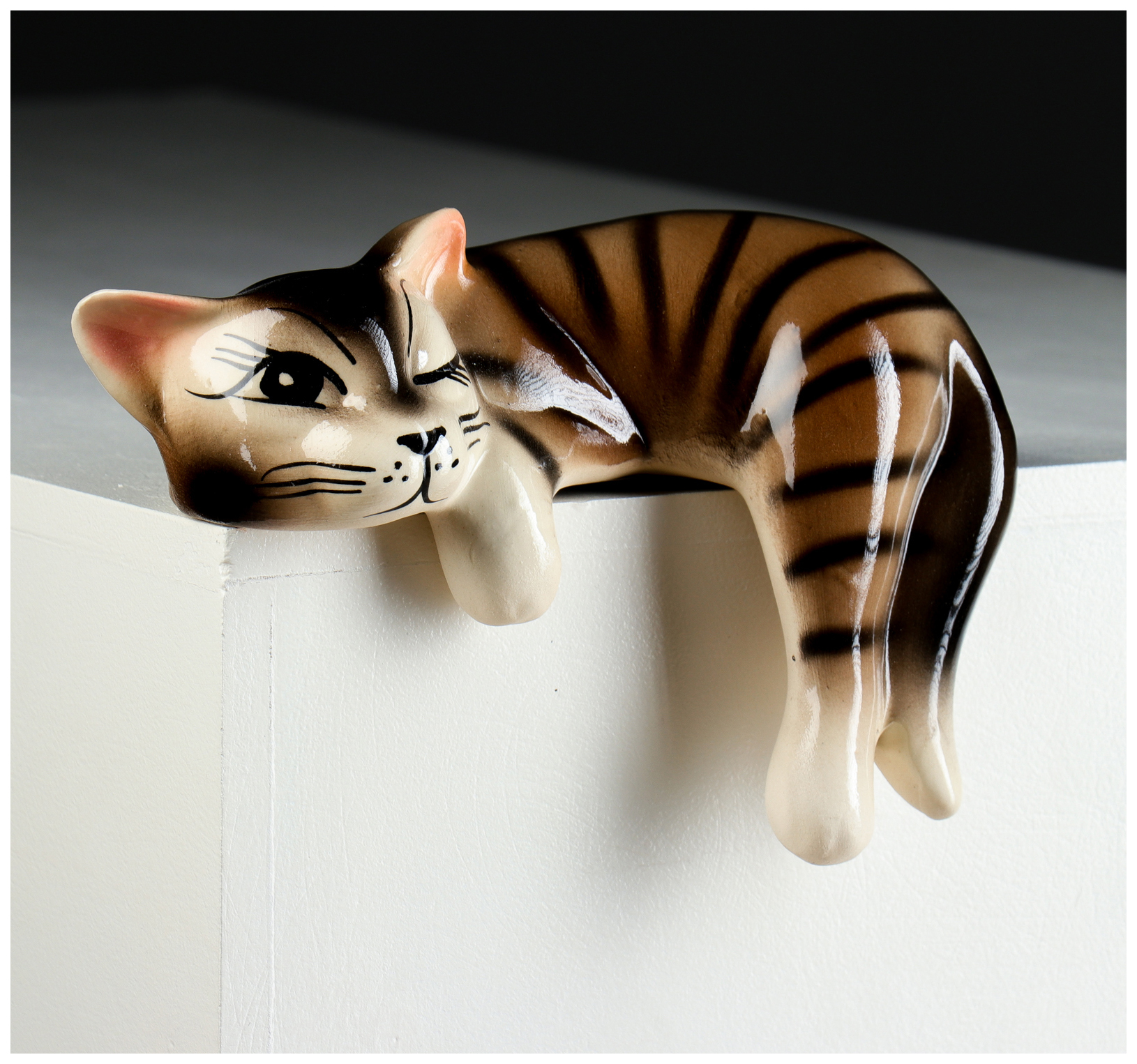 Керамические кошки на полку