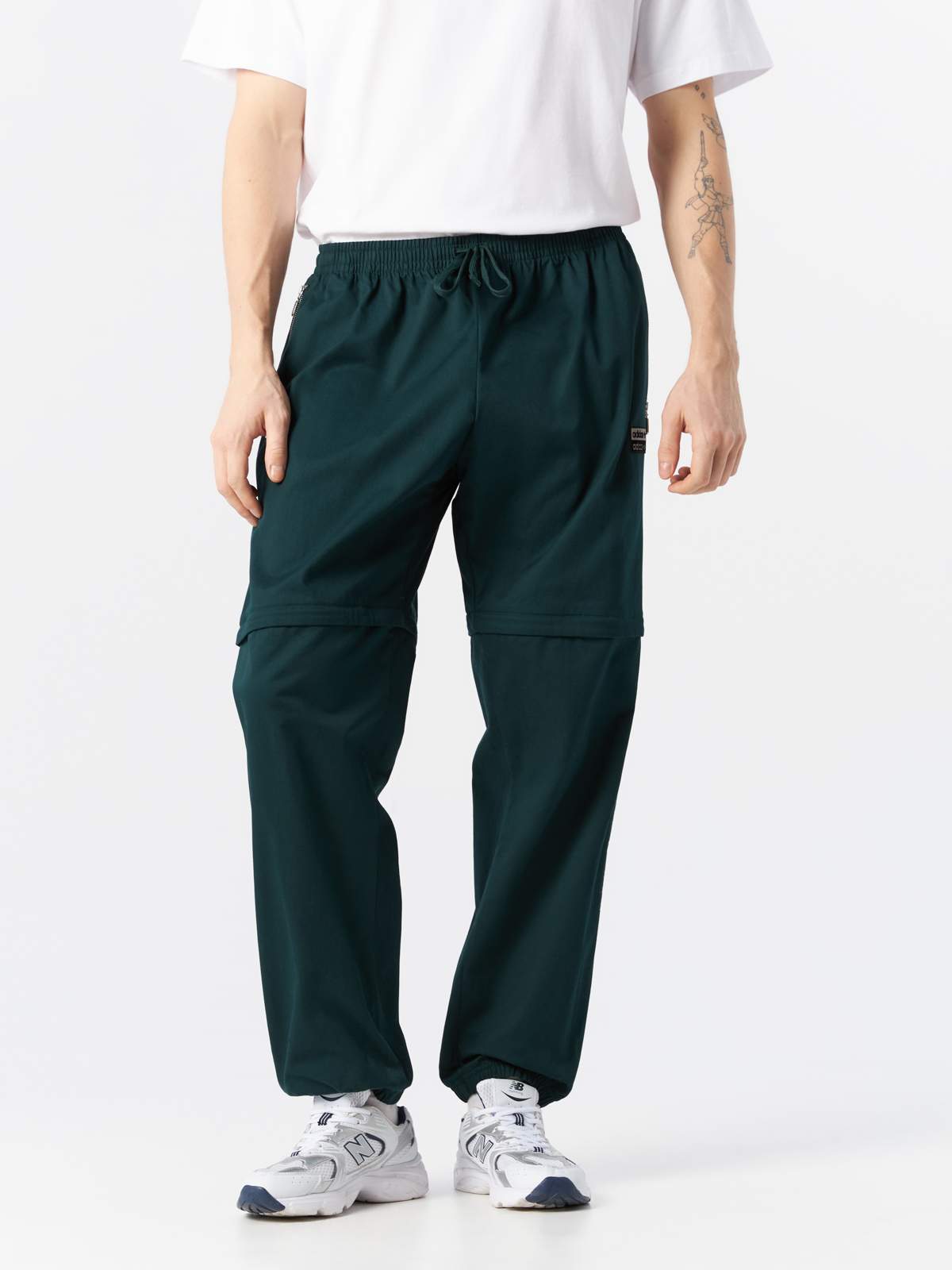 Спортивные брюки мужские Adidas H11464 зеленые XS - купить в Москве, цены на Мегамаркет | 100056495536