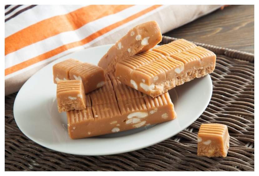 Ирис с орехами. Ирис с орехами. Ирис вкусвилл с орехом кешью 150 г. Ирис с орехами. Вкусняшки ириски.