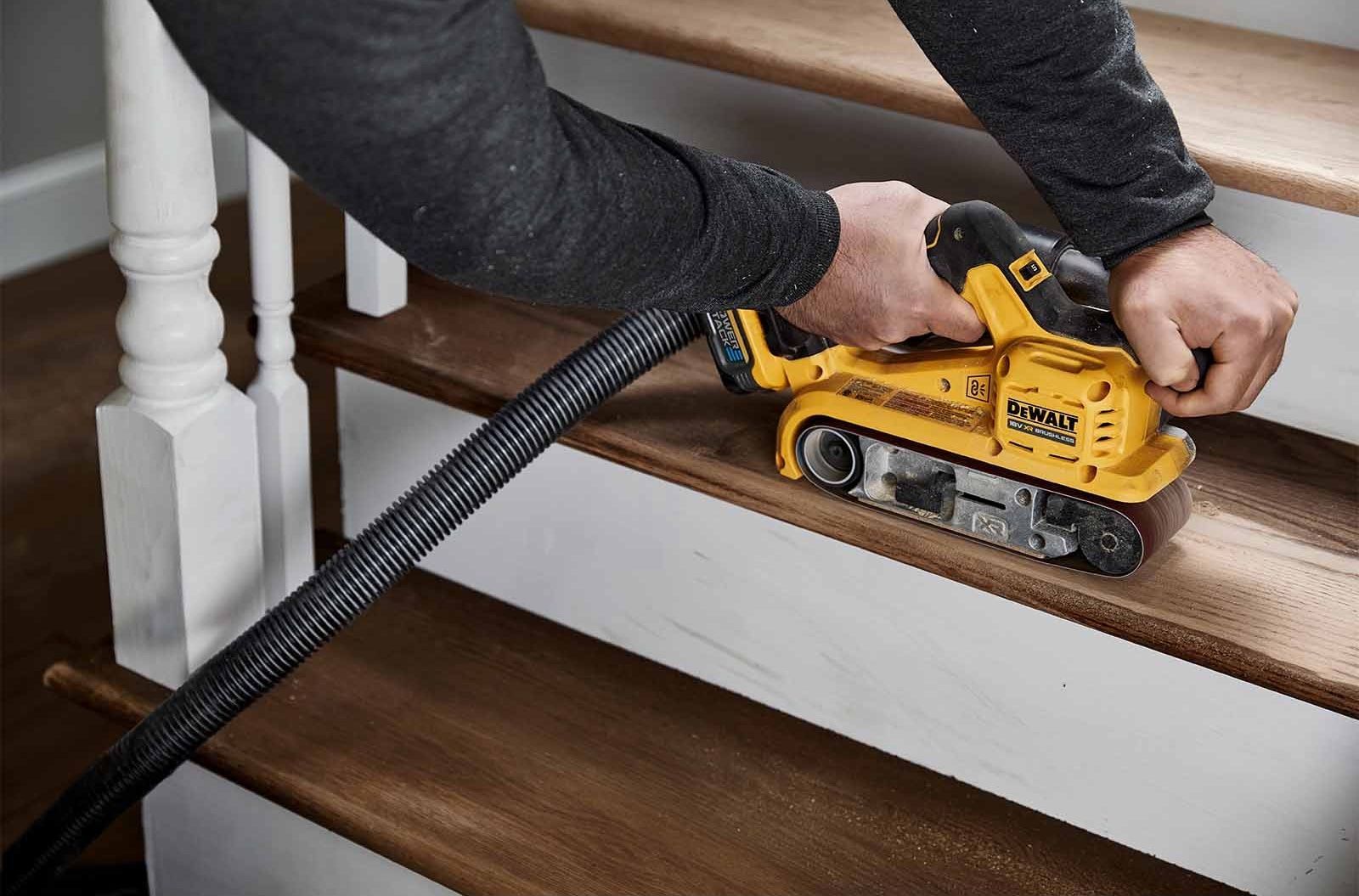 Аккумуляторная ленточная шлифмашина DeWALT DCW220NT – купить в Москве, цены  в интернет-магазинах на Мегамаркет