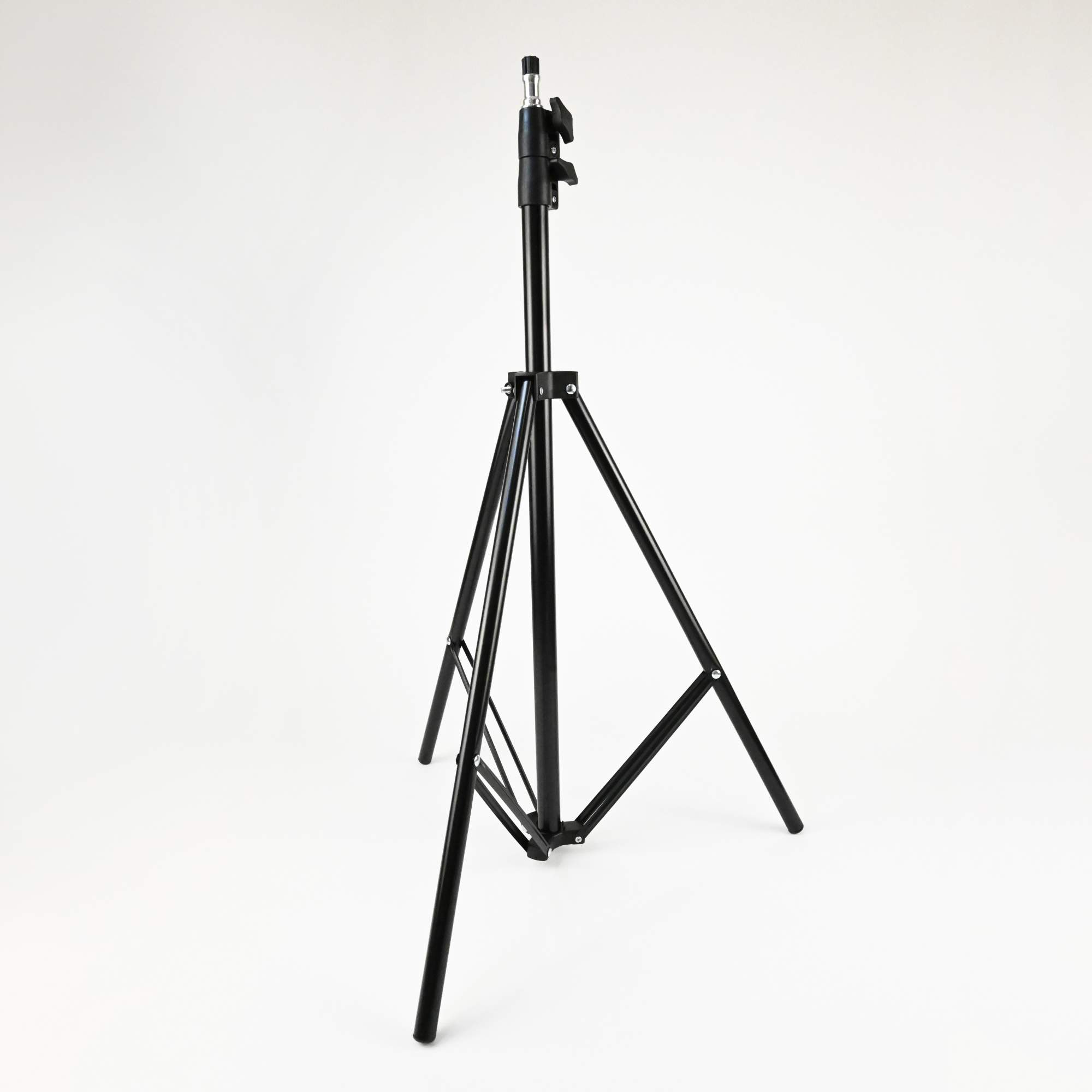 Подставка тренога. Штатив напольный WT-330a. 03.5431 Tripod штатив-тренога для установки осветительных ламп d-match2 multimatch2. Тренога для стойки.