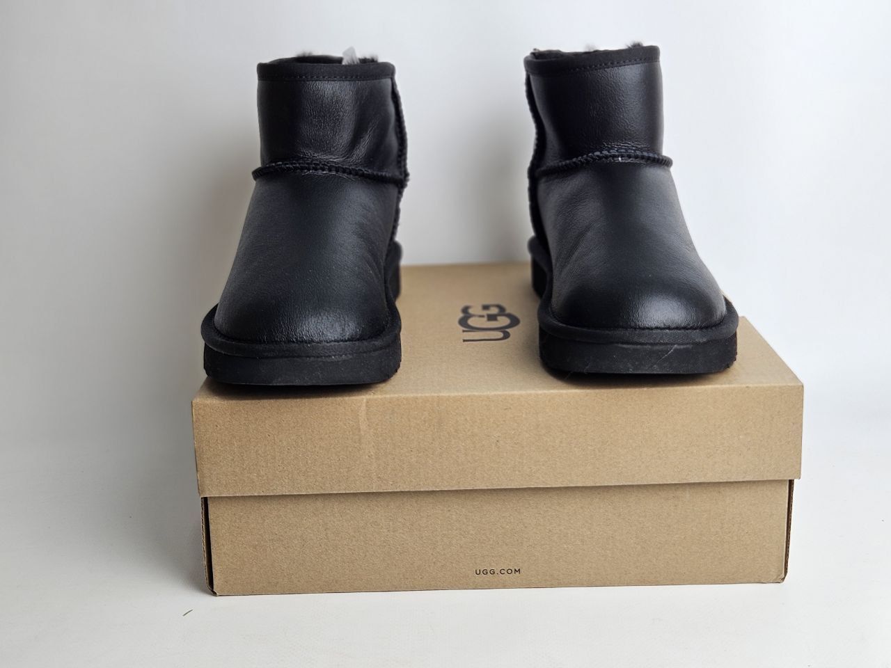 Ugg 5854 best sale