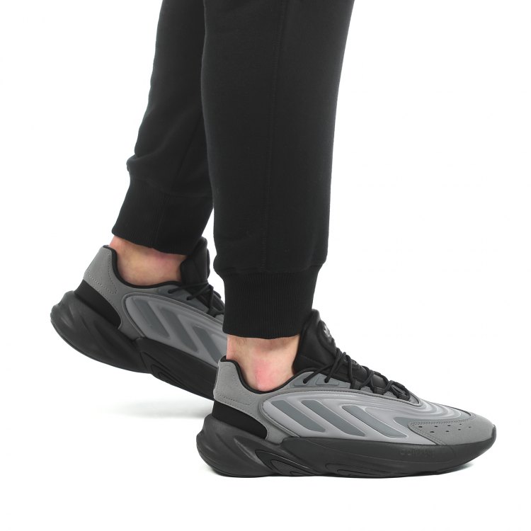 Кроссовки мужские Adidas OZELIA серые 10.5 UK