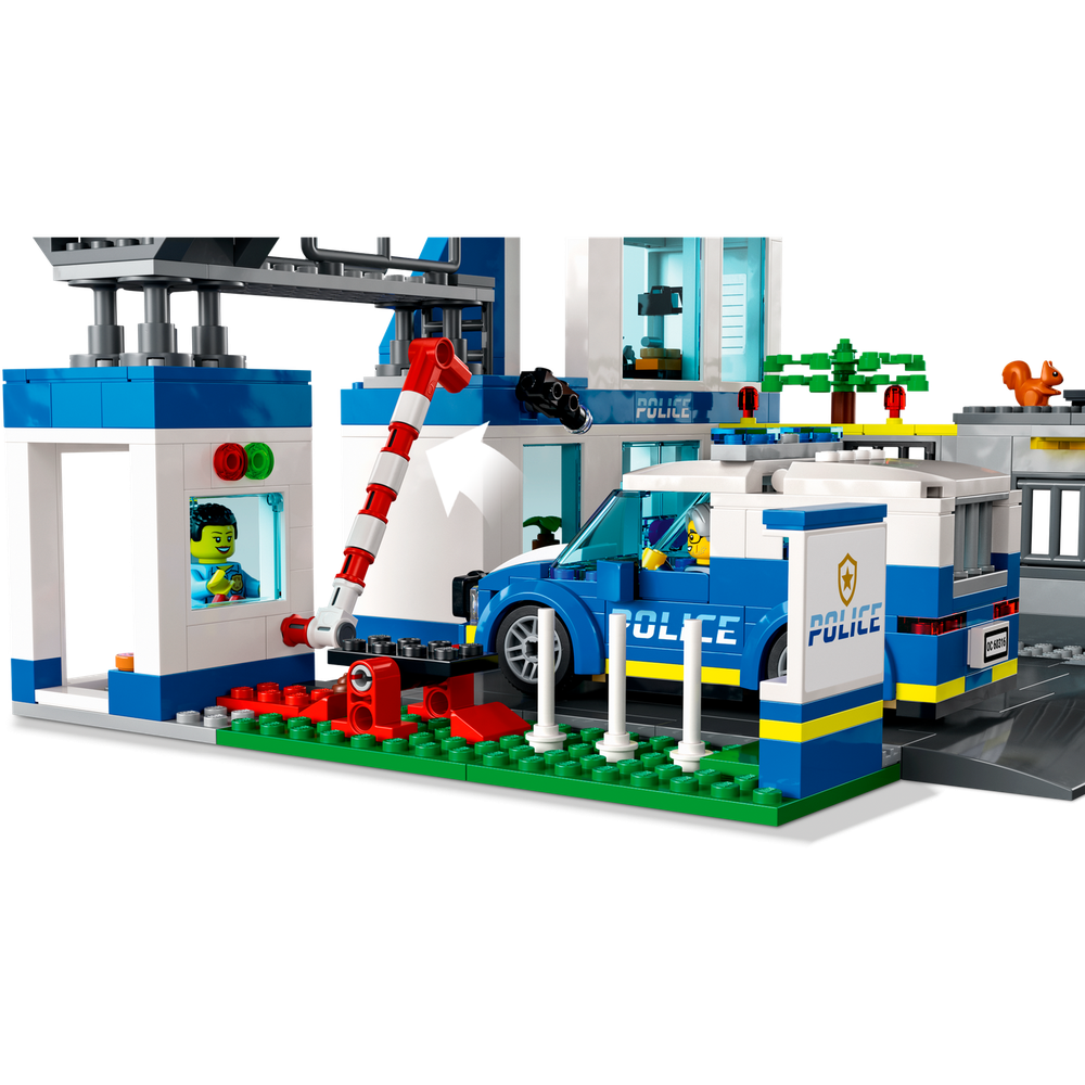 Отзывы о конструктор LEGO City Полицейский участок 60316 - отзывы  покупателей на Мегамаркет | конструкторы LEGO 60316 - 600005493066