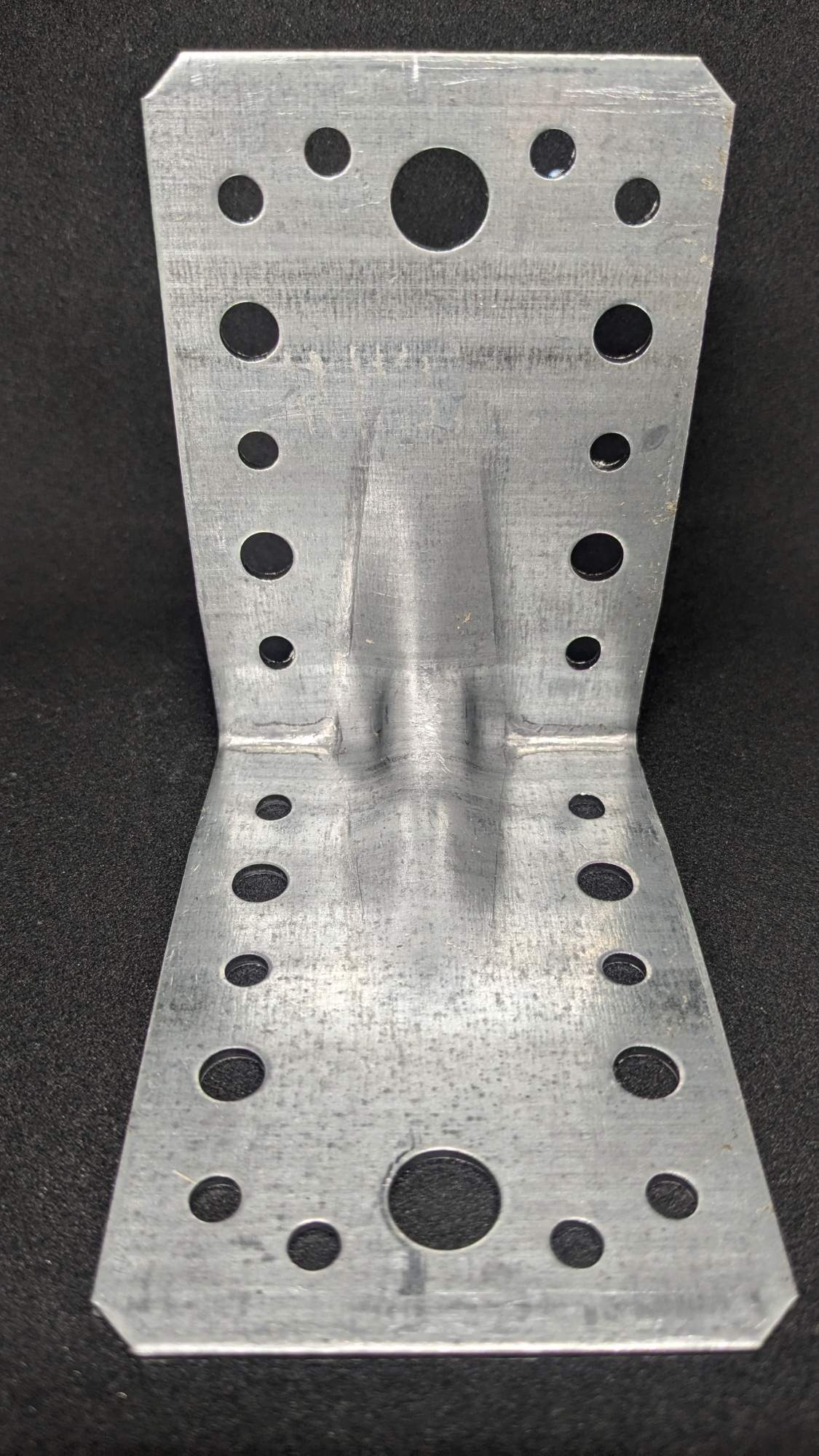 Крепежный уголок перфорированный усиленный