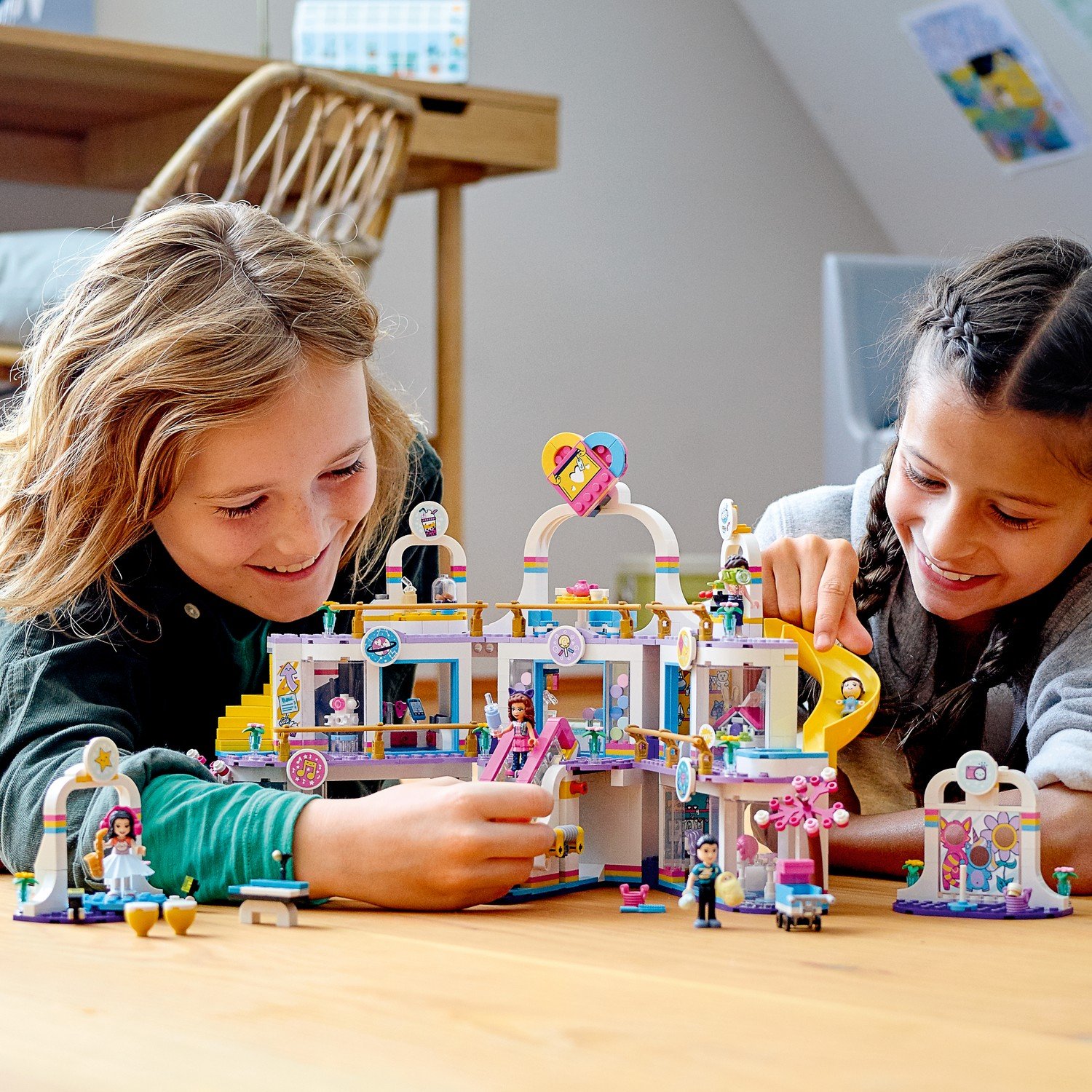 Отзывы о конструктор LEGO Friends 41450 Торговый центр Хартлейк Сити -  отзывы покупателей на Мегамаркет | конструкторы LEGO 41450 - 100028172301