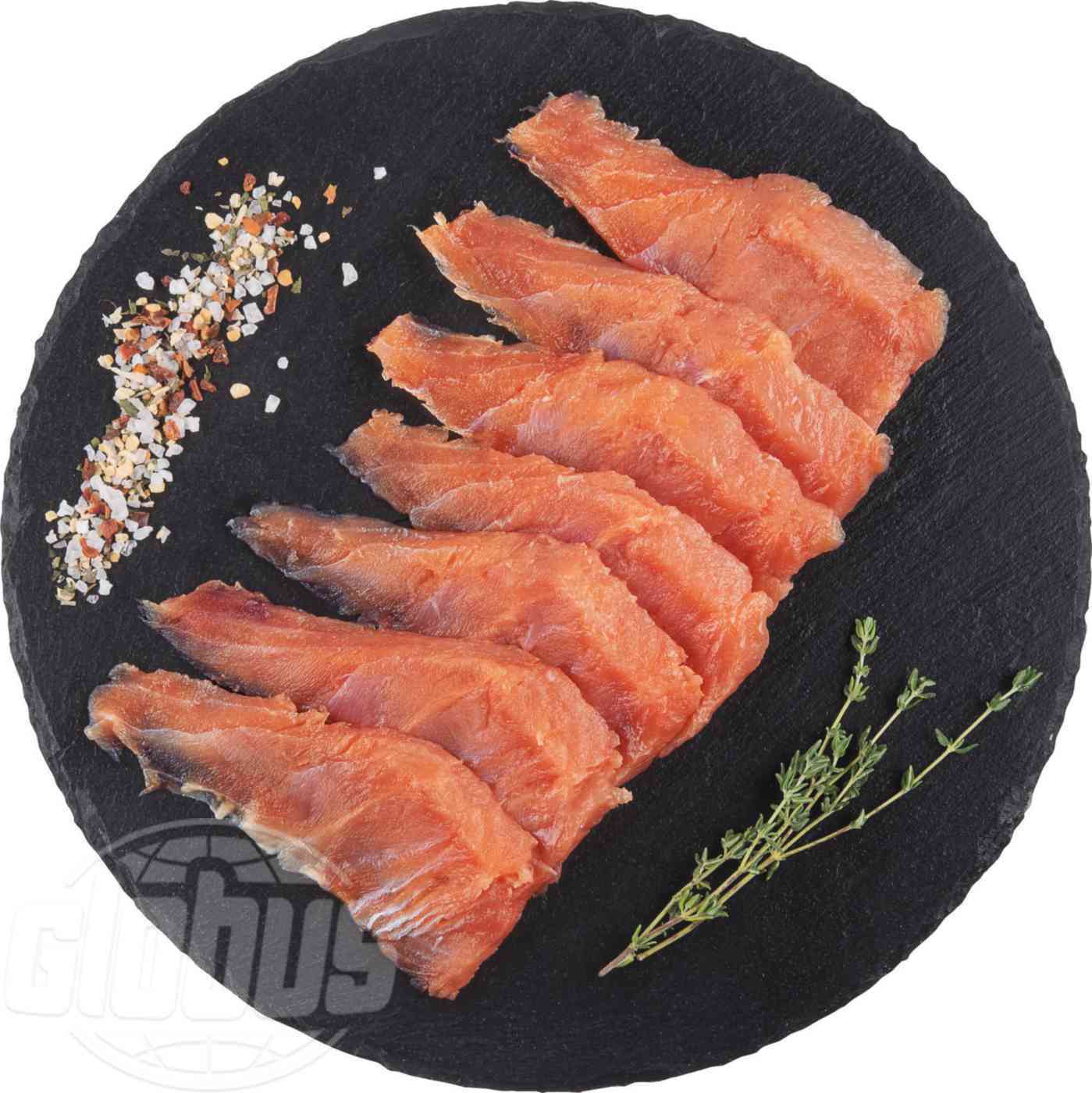 нерочка холодного копчения. глобус кета. балык в упаковке. рыбы дальнего востока. рыба с дальнего востока сырокопченая.