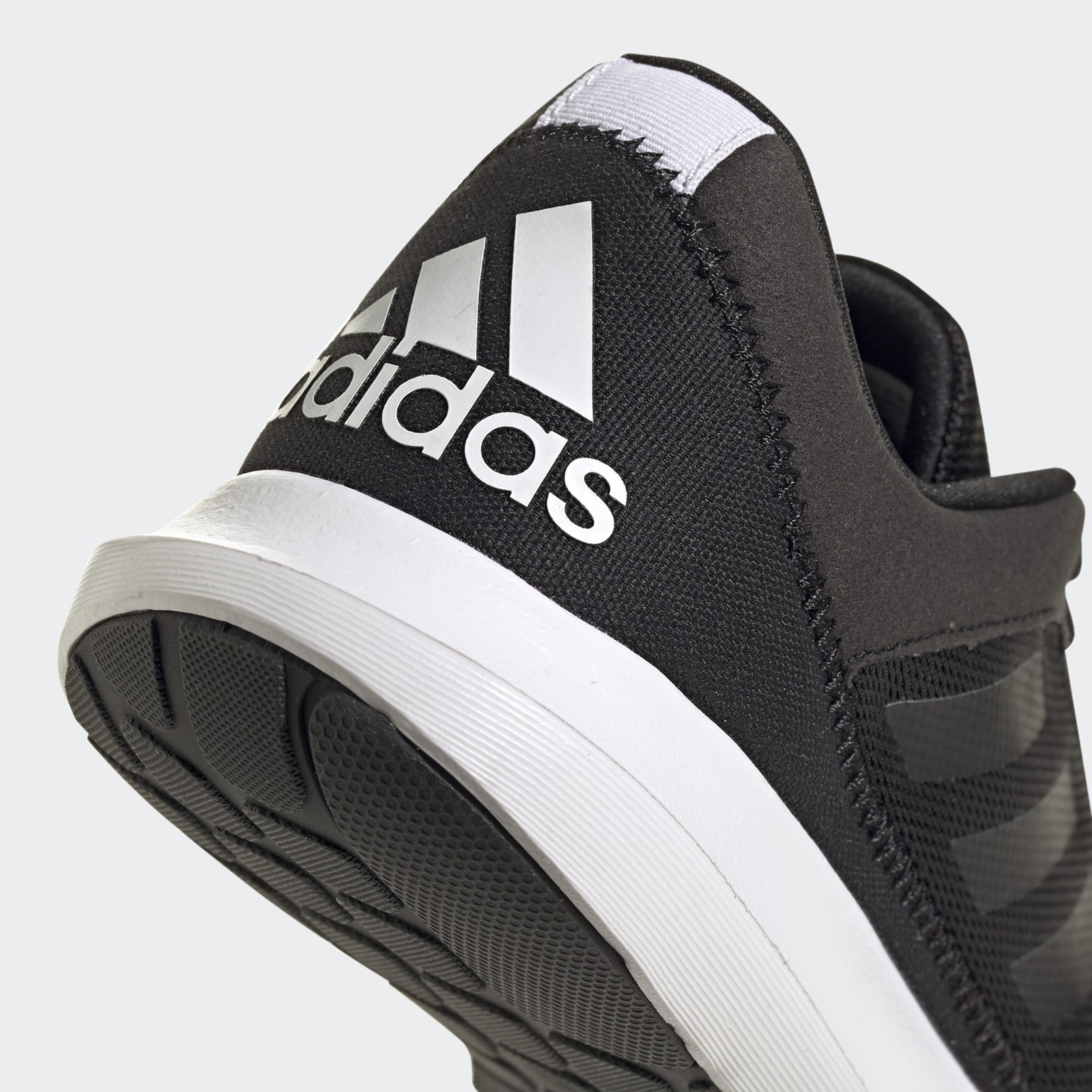 Кроссовки женские Adidas Coreracer черные 4.5 UK