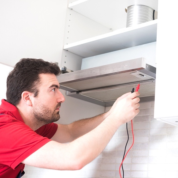 Установка встраиваемой в шкаф вытяжки, купить в Москве, цены в интернет ...