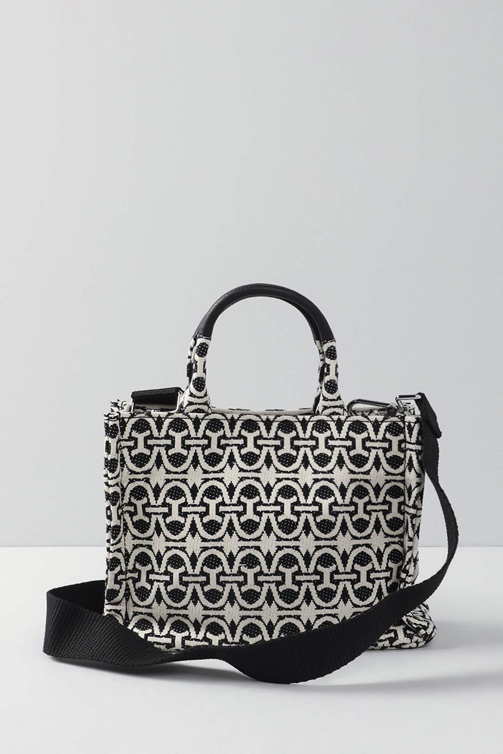 Never without bag. Coccinelle never without Bag. Сумка never without Bag.
