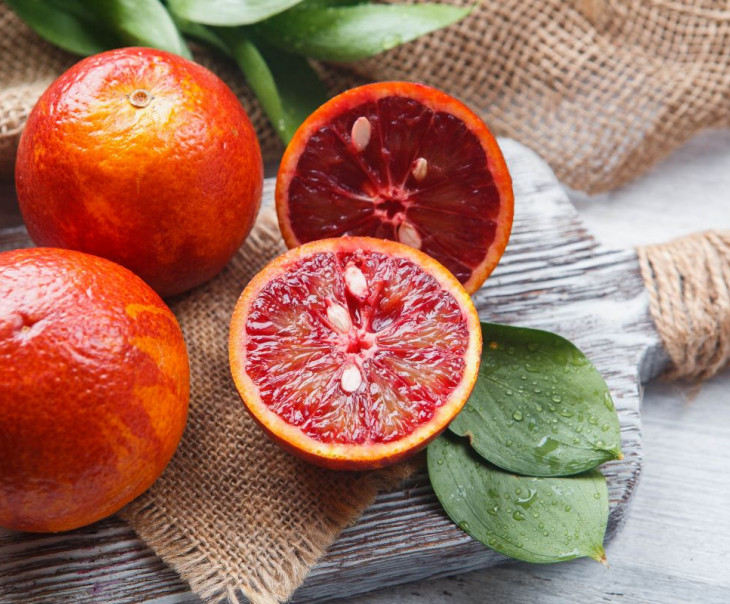 Красный сорт апельсина. Тарокко кровавый апельсин. Грейпфрут оранжевый. Красный мандарин. Кровавый сицилийский апельсин.