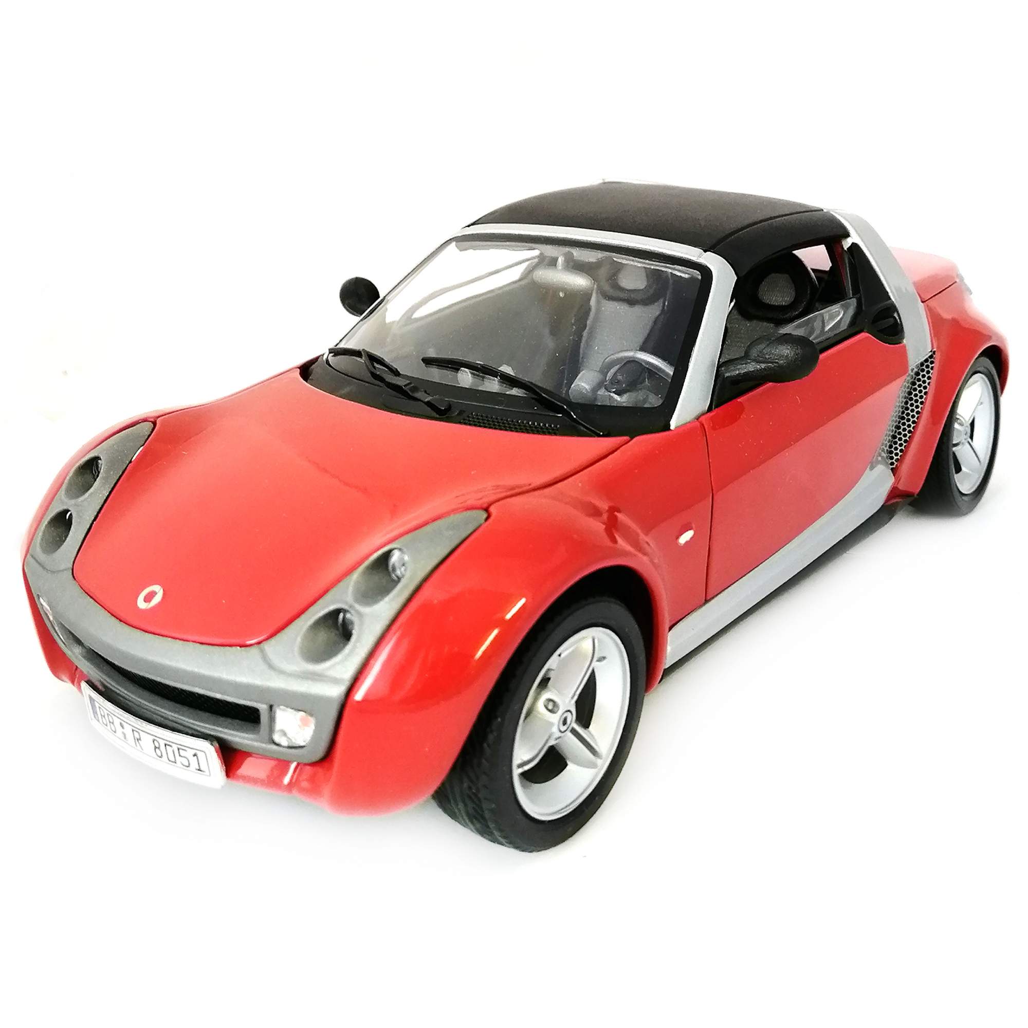 Коллекционная модель автомобиля Bburago SMART Roadster Cabriolet, масштаб  1:18, 18-12051 – купить в Москве, цены в интернет-магазинах на Мегамаркет