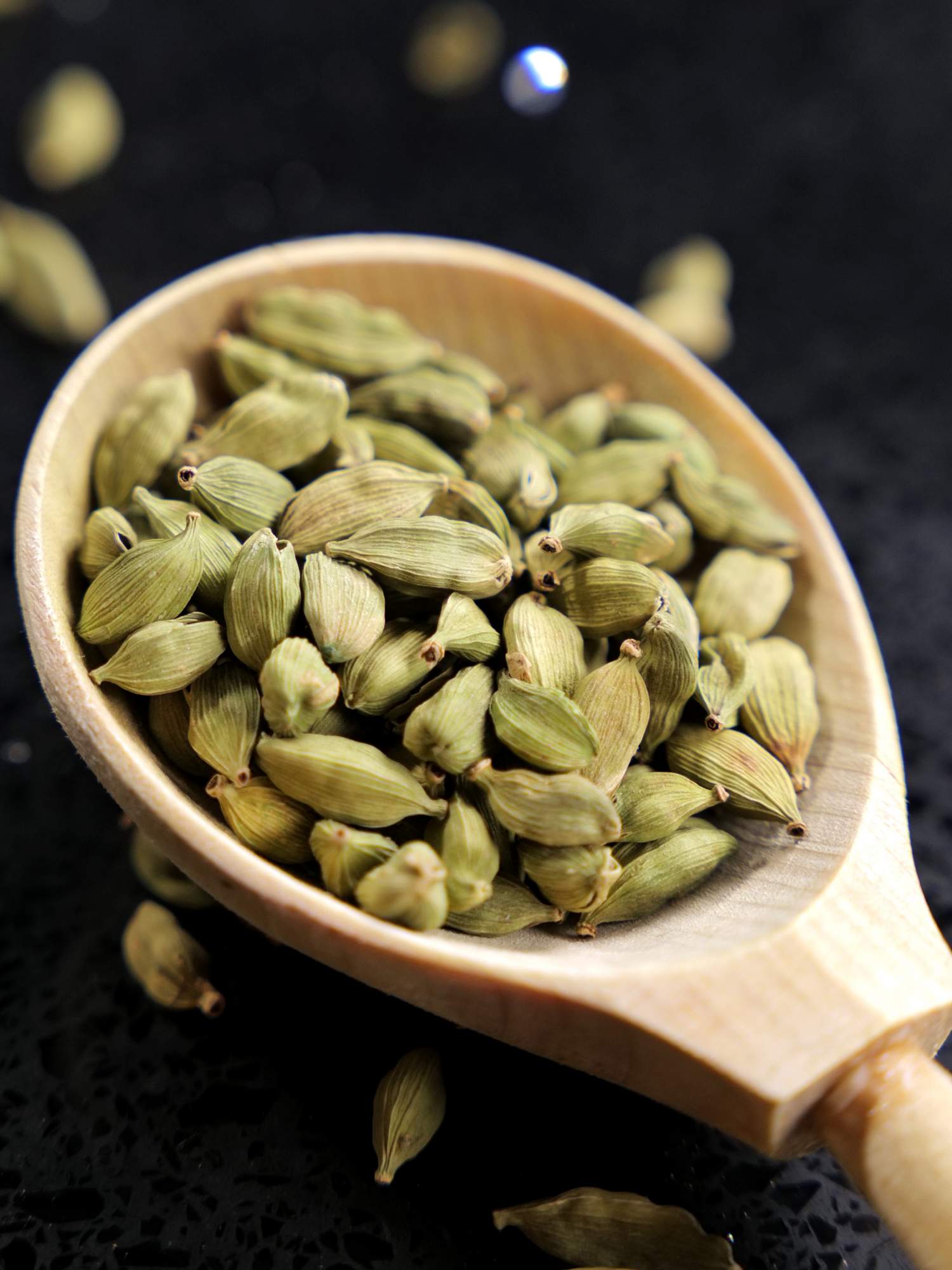Кардамон семена. Кардамон авсушеный. Кардамон стручки. Кардамон соцветие. Кардамон на узбекском языке.