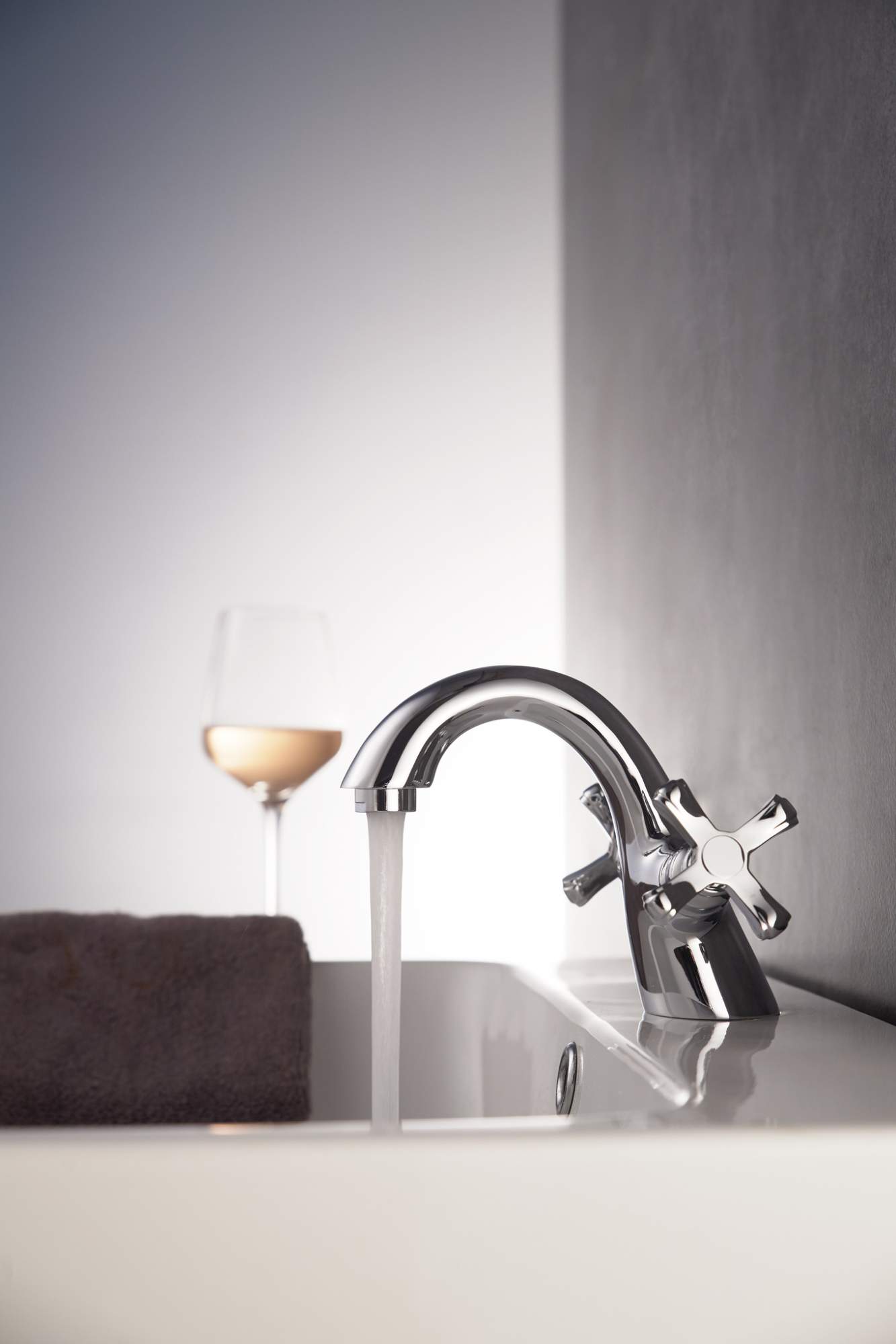 DecoRoom DR47011 Смеситель двуручный для умывальника монолитный, хром — купить в Алматы