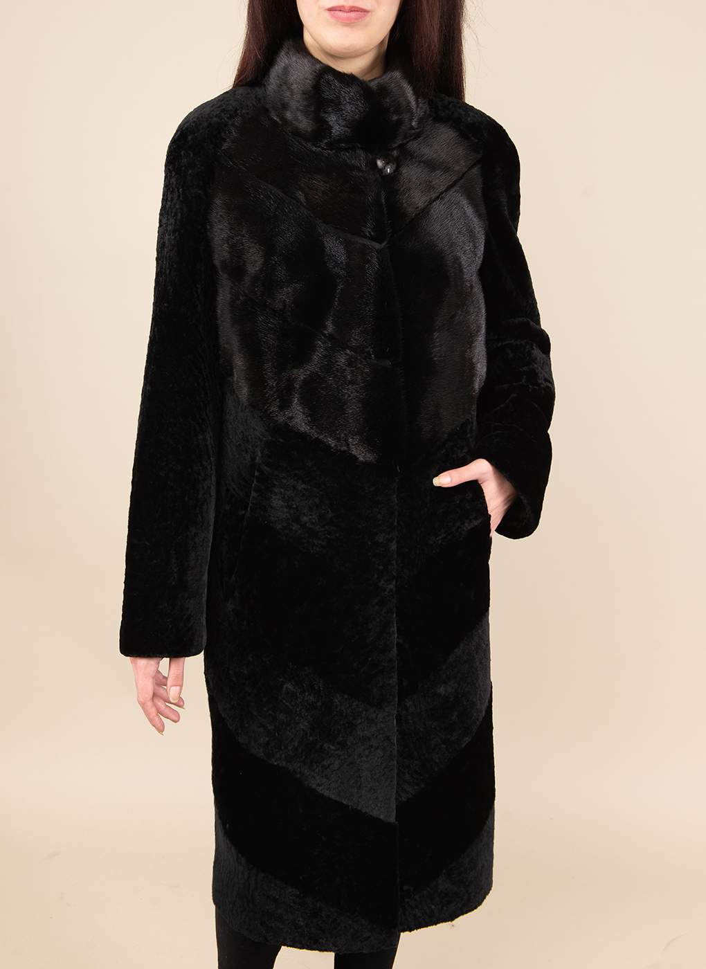 Пальто женское Alfafur 49530 черное 52 RU