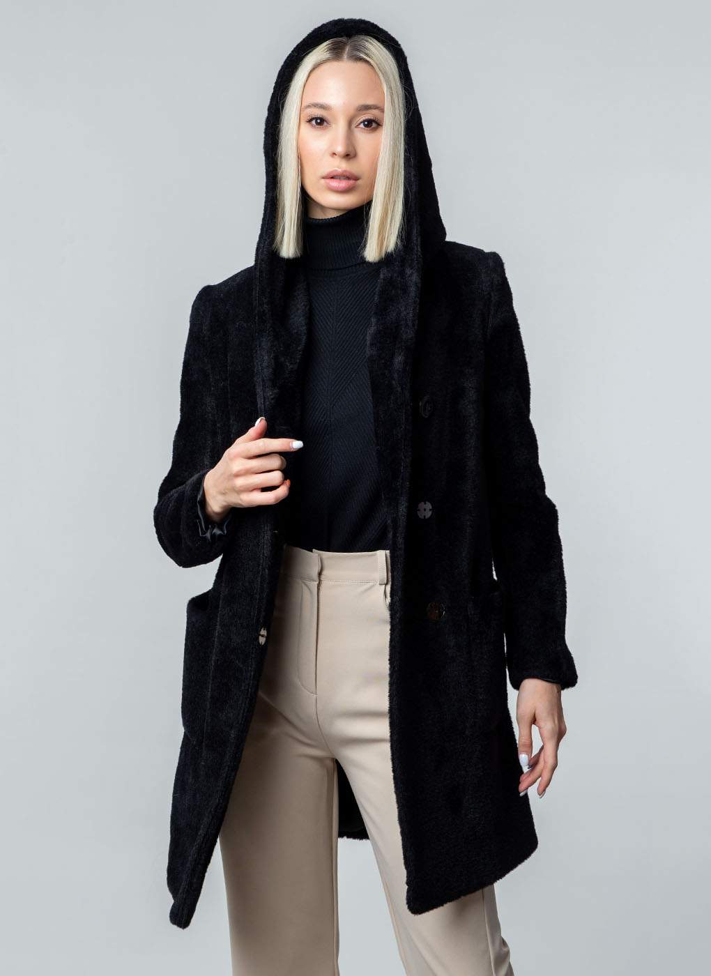 Пальто женское Sezalto 57572 черное 44 RU