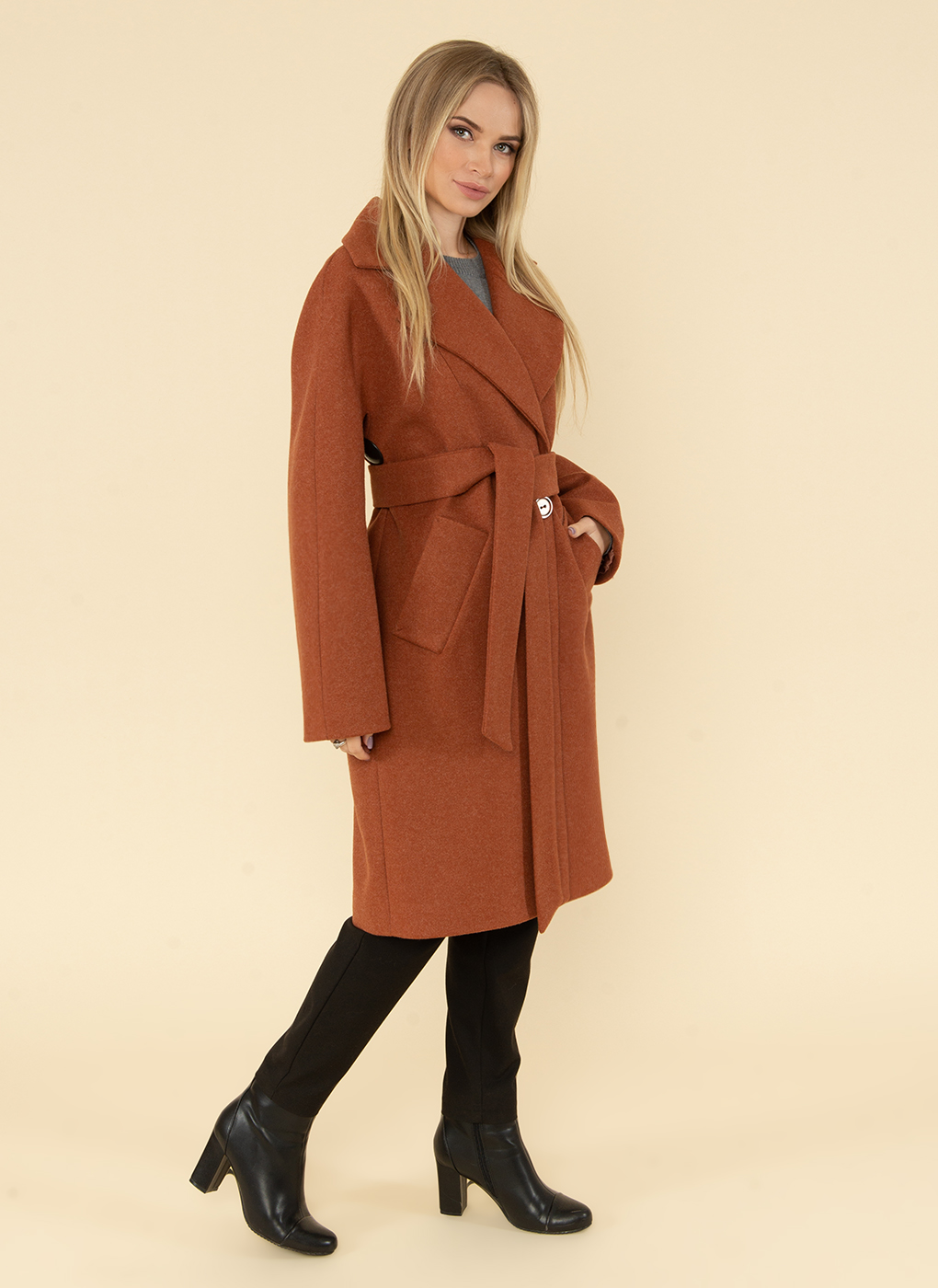 Пальто женское Sezalto 41799 коричневое 44 RU
