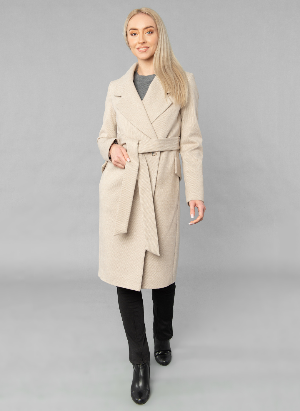 Пальто женское Sezalto 55023 бежевое 44 RU