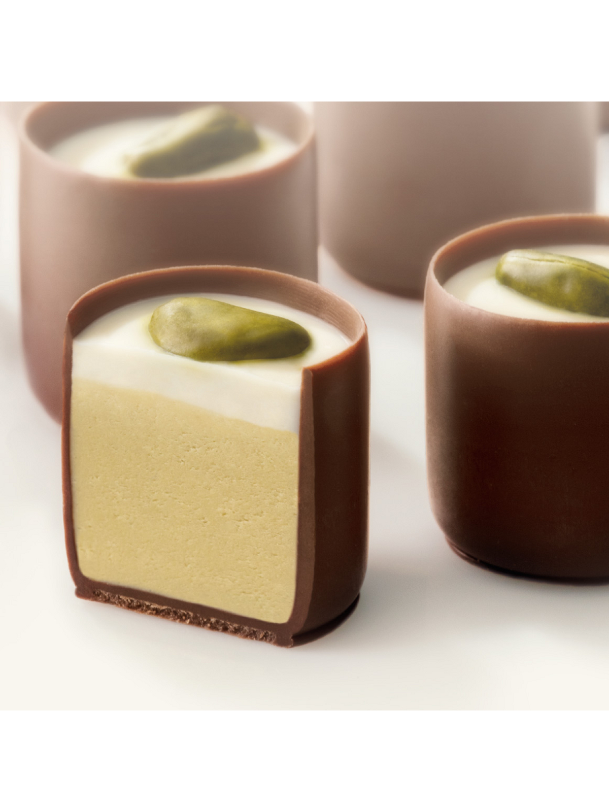 конфеты solidarnosc фисташка. конфеты комильфо фисташка 116г. шоколадные конфеты с фисташкой. конфеты комильфо фисташка 116г. конфеты solidarnosc фисташка.