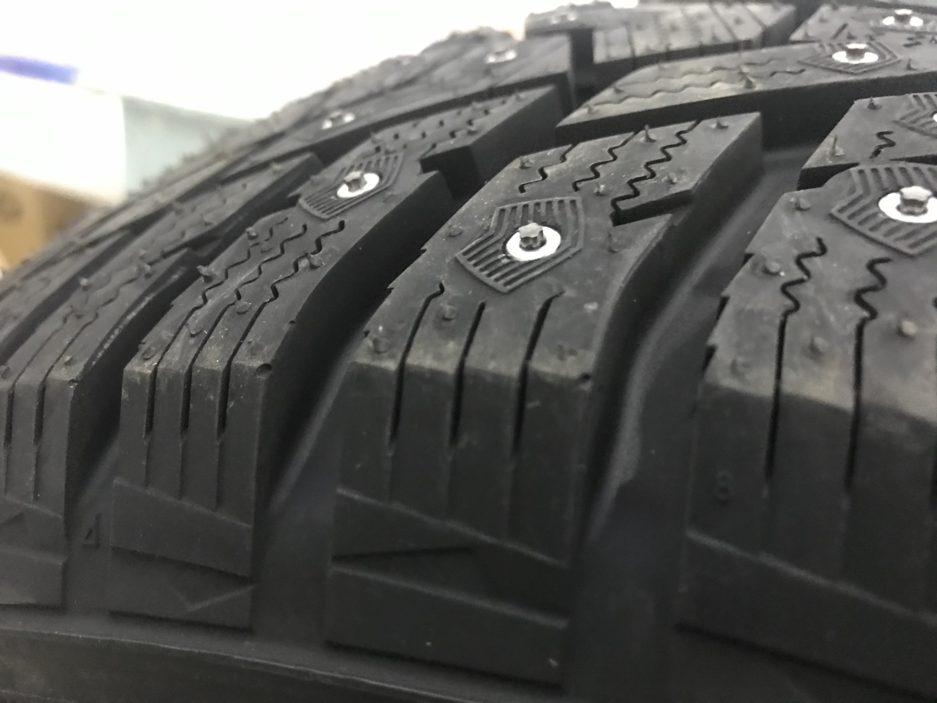 Купить Резину Hankook R18