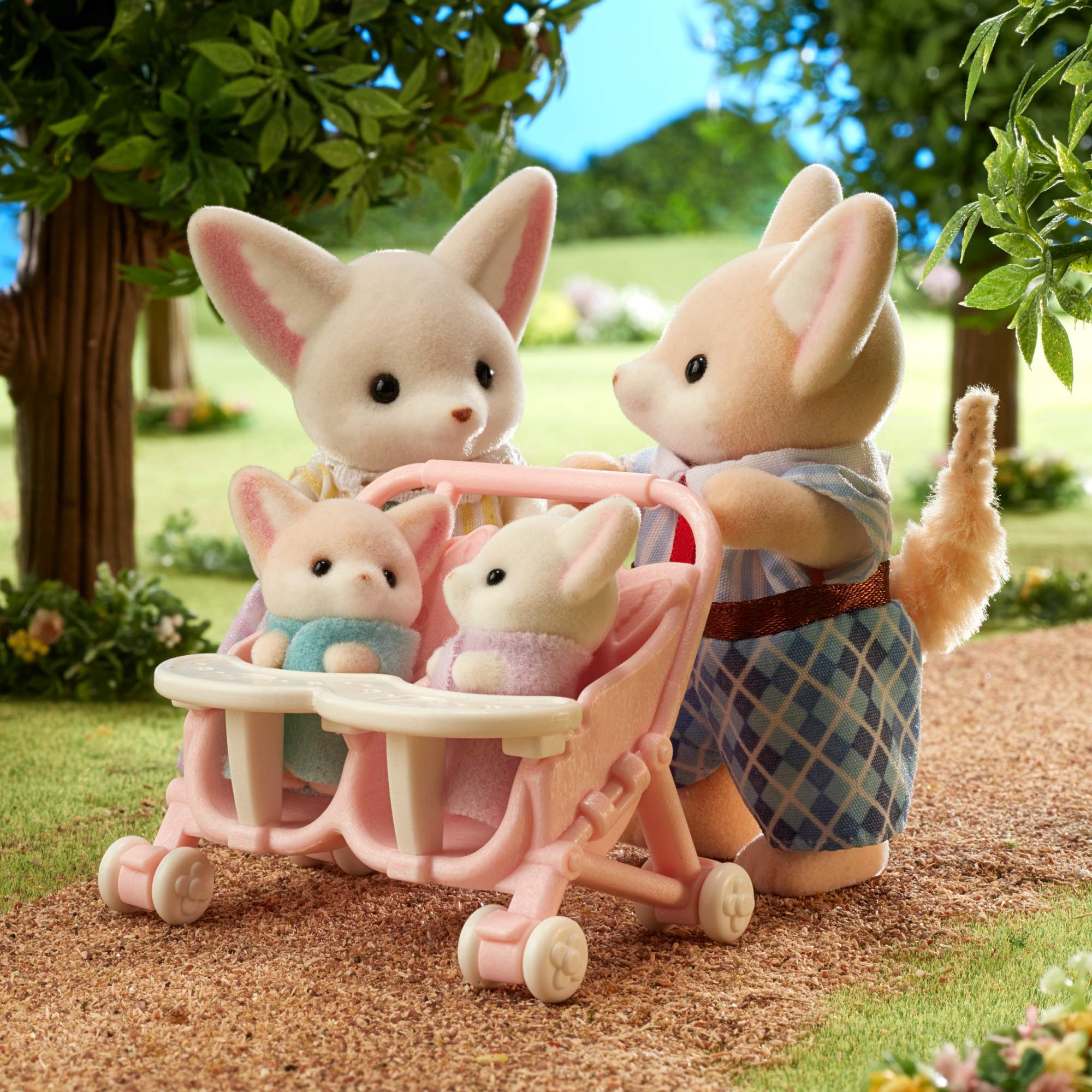 Игровой набор Sylvanian Families Семья Лисичек фенек 5696 - купить в  KidsMarket, цена на Мегамаркет