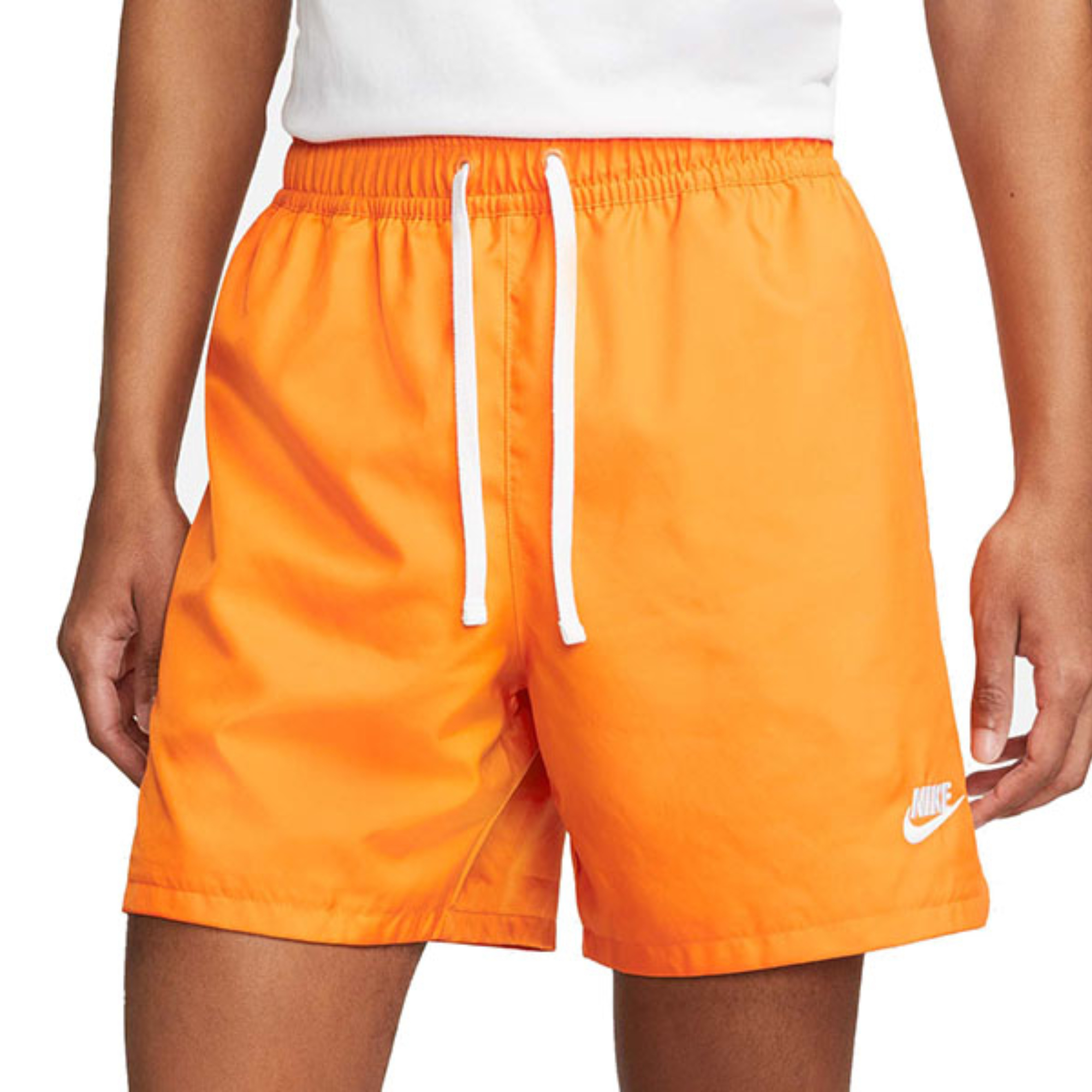 Черно оранжевые шорты. Шорты Nike Sportswear Sport Essentials Flow shorts. Спортивные шорты мужские Nike spe WVN LND Flow short. Шорты для плавания Nike m NK Club Flow short. Беговые шорты оранжевые найк.