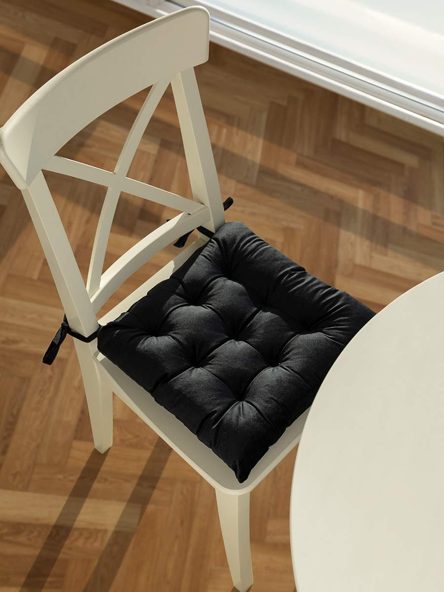 Подушка на стул DeNASTIA 40х40см велюр, цвет чёрный P111218