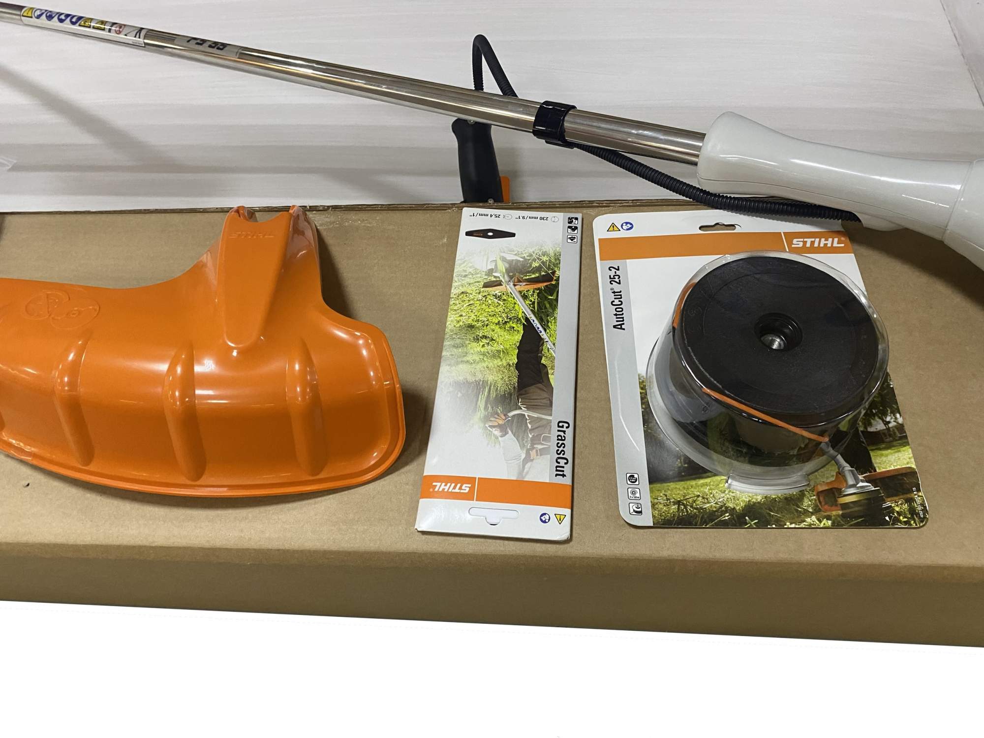 Кос 55. Триммер бензиновый Stihl FS 55. Коса бензиновая Stihl FS 55. Stihl FS 55 открытая заслонка. Бензиновая метла штиль.