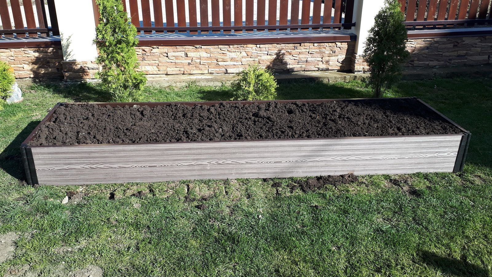 Грядки своими руками. Бортики для грядок. Square foot gardening. Высокие грядки из досок. Насыпные грядки.