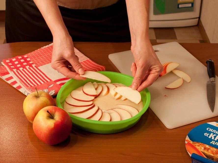 силиконовая форма для выпечки на металлической подставке. форма для выпечки доляна круг. силиконовые формы для выпечки как пользоваться. силиконовая форма для выпечки. форма для выпечки кексов 6х2 см.