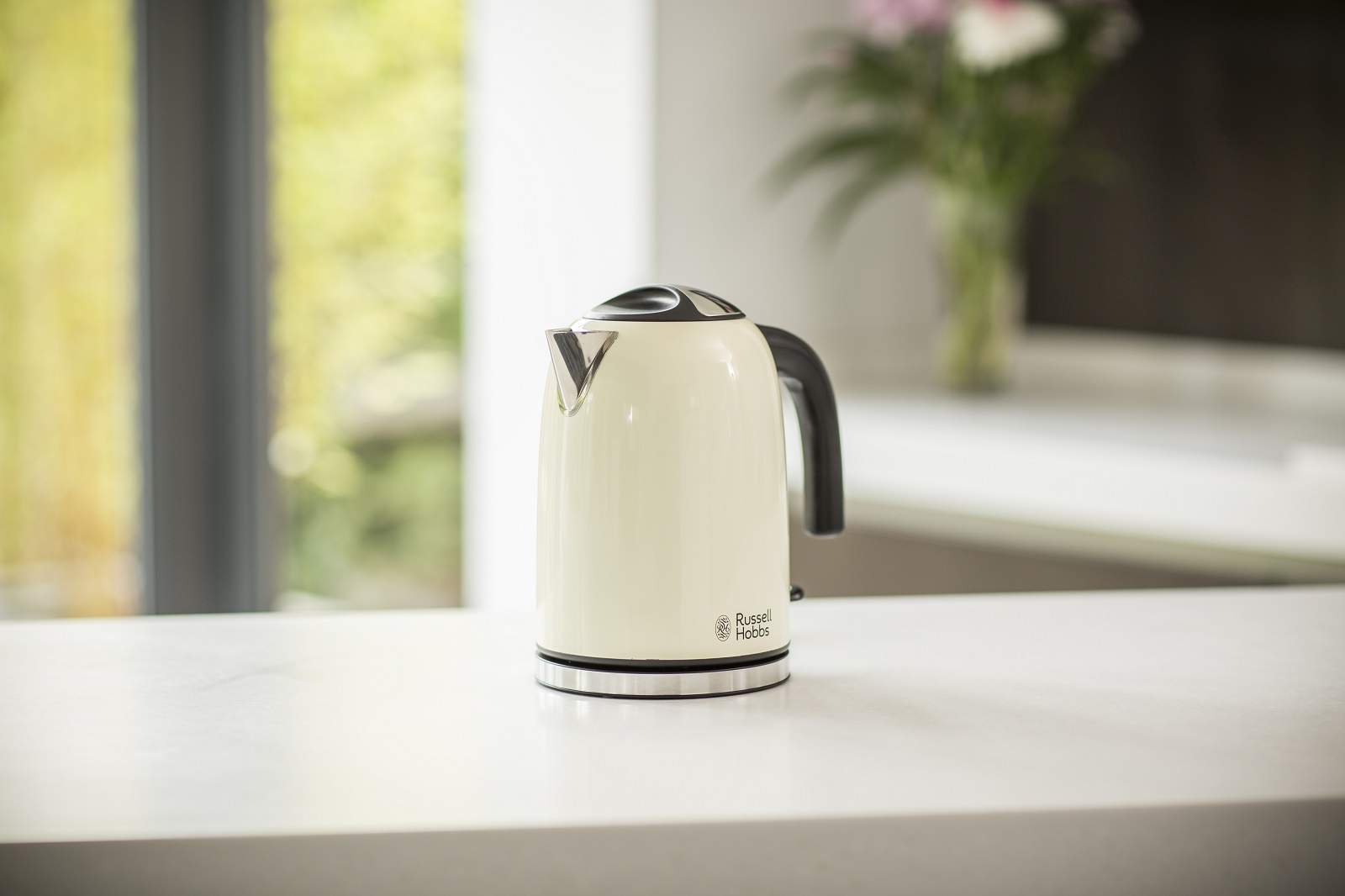 Электрочайник Russell Hobbs. Russell Hobbs 20415-70. Рассел Хоббс Электрочайники. Бежевый чайник Russell Hobbs.