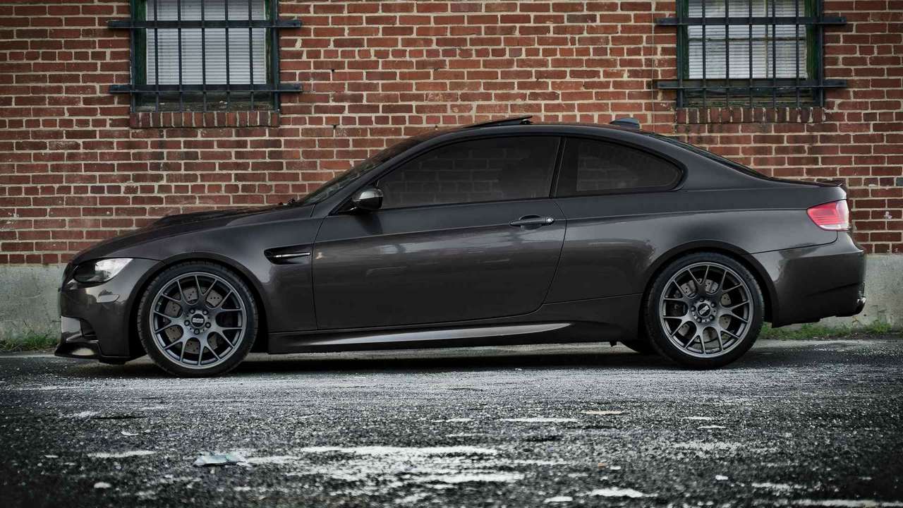 Серые диски на серой машине. BMW m3 e92 Grey. BMW m3 серый графит. BMW m3 e92 BBS. BMW e92 Grey.