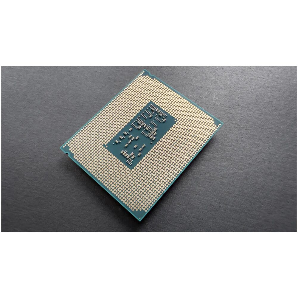 Младший процессор Intel обошел флагманский Ultra 9 в тестах