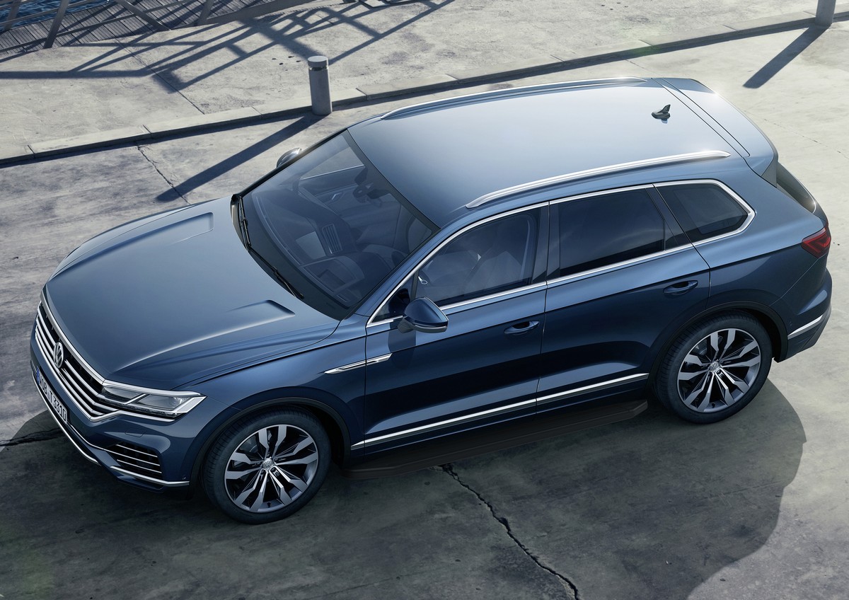 фото Пороги на автомобиль "premium-black" rival volkswagen touareg iii 2018-, a193alb.5806.1