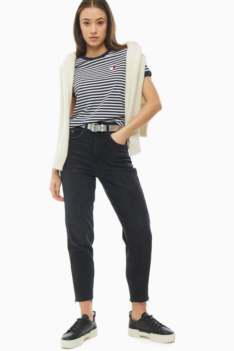 

Джинсы женские Tommy Jeans DW0DW07678 1BV cake bk com черные 24/32 US, Черный, DW0DW07678 1BV cake bk com