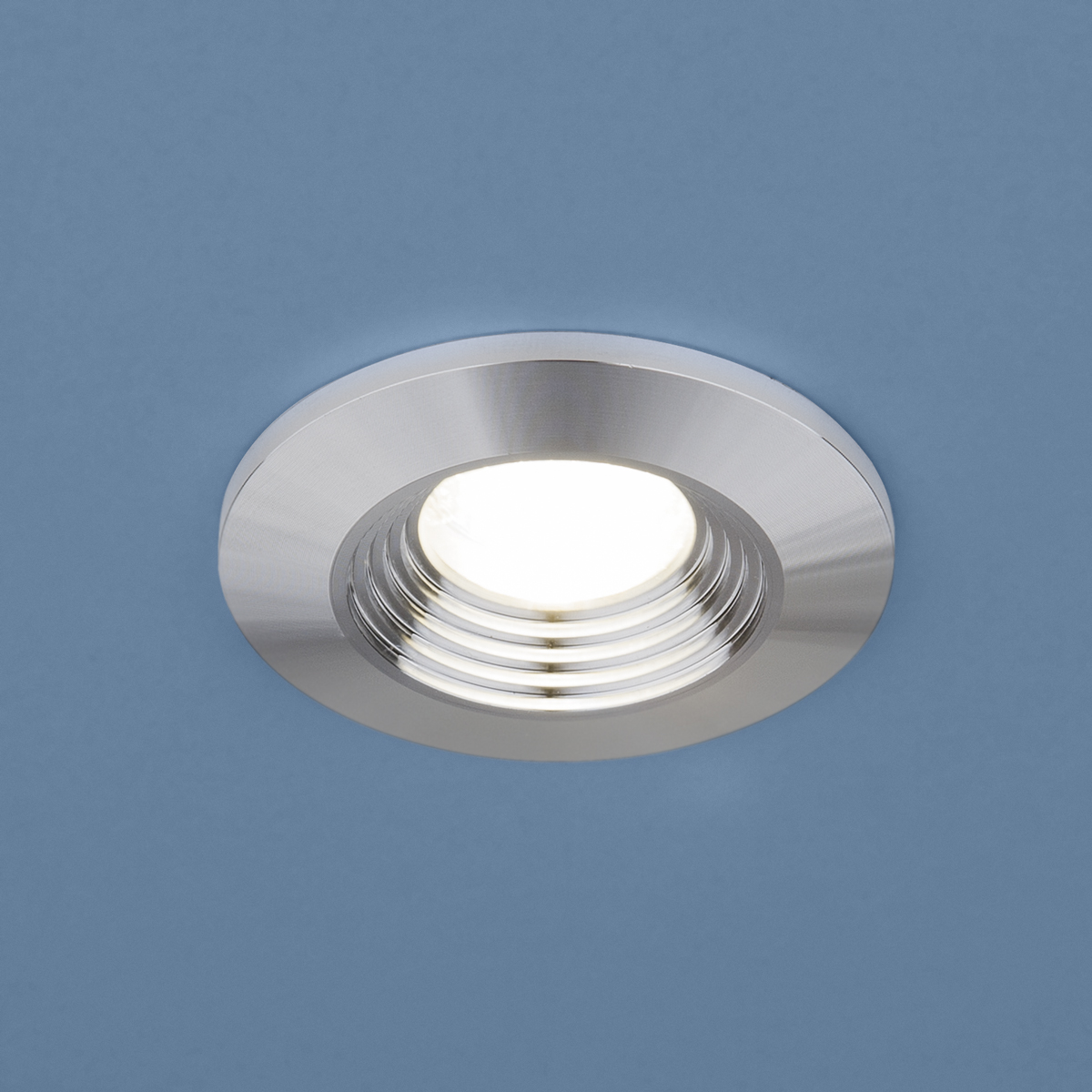 

Встраиваемый светодиодный светильник Elektrostandard 9903 LED 3W COB SL Серебро