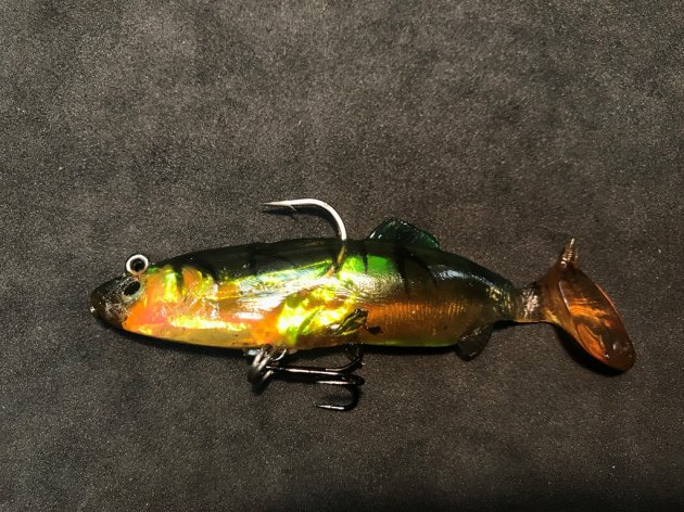 

Силиконовая приманка Mikado Crystal Fish WX5564 80 мм, 109, 2 шт., Зеленый;золотистый, Crystal Fish WX5564