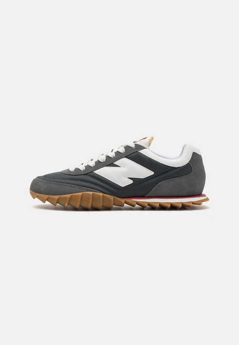 

Кроссовки женские New Balance Rc30 Unisex серые 37.5 EU (доставка из-за рубежа), Серый, Rc30 Unisex