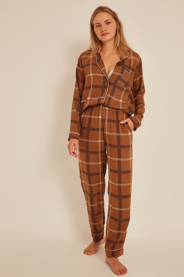 

Пижама женская Camasir City 24650 коричневая M (товары доставляются из-за рубежа), 24650