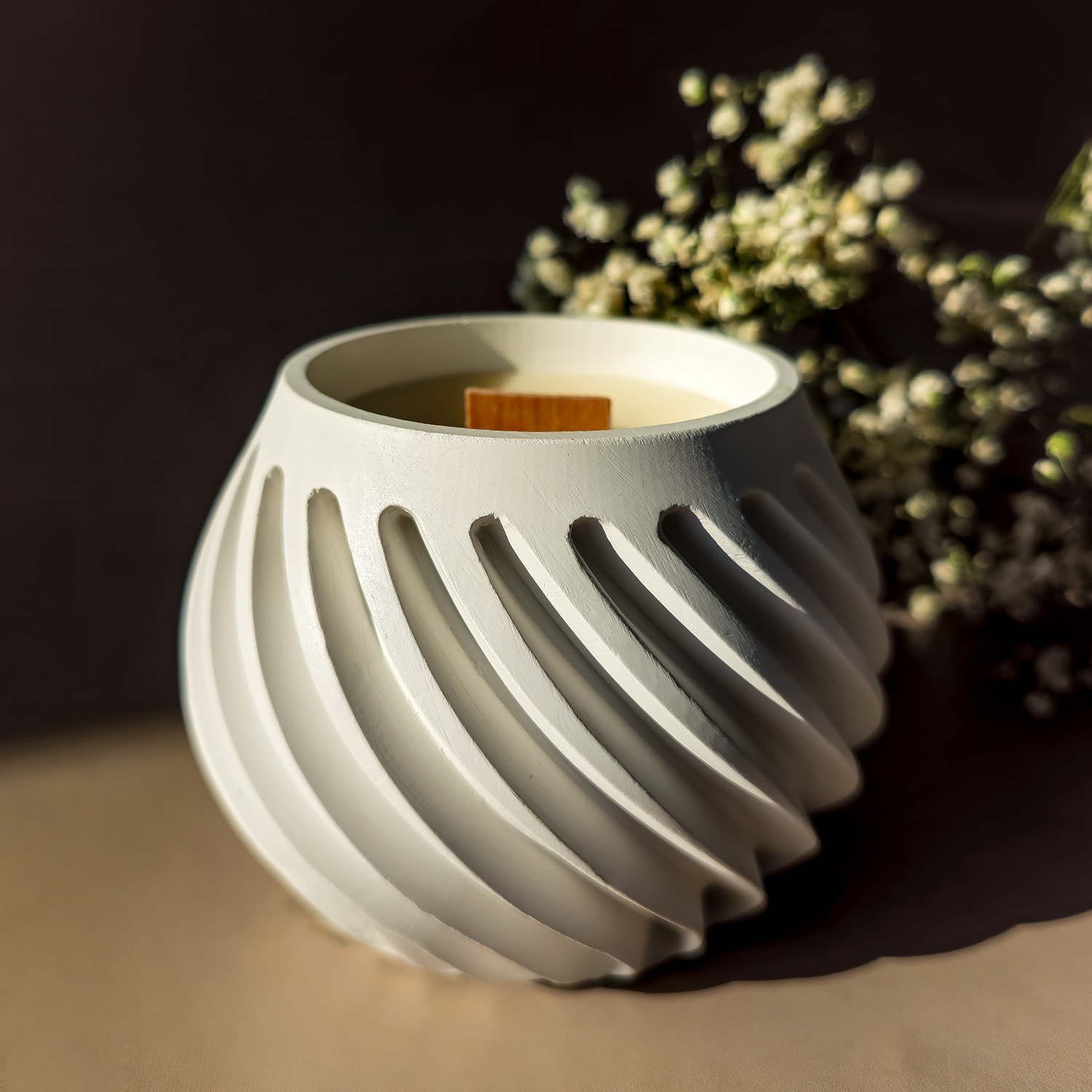 Соевая свеча Art casa Зефир в гипсовом подсвечнике