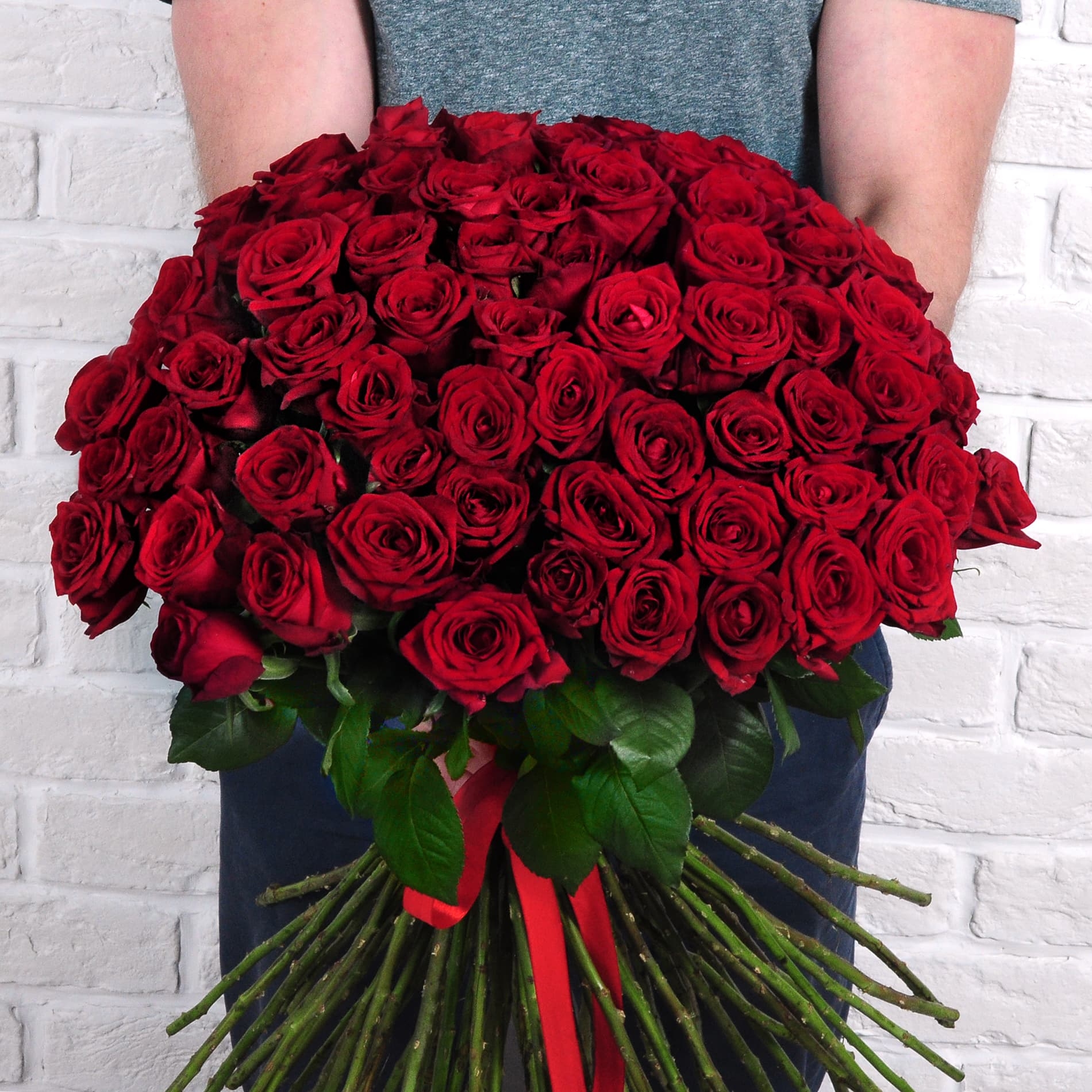 

Букет Studio Floristic роза ред наоми 101 шт 80 см красная
