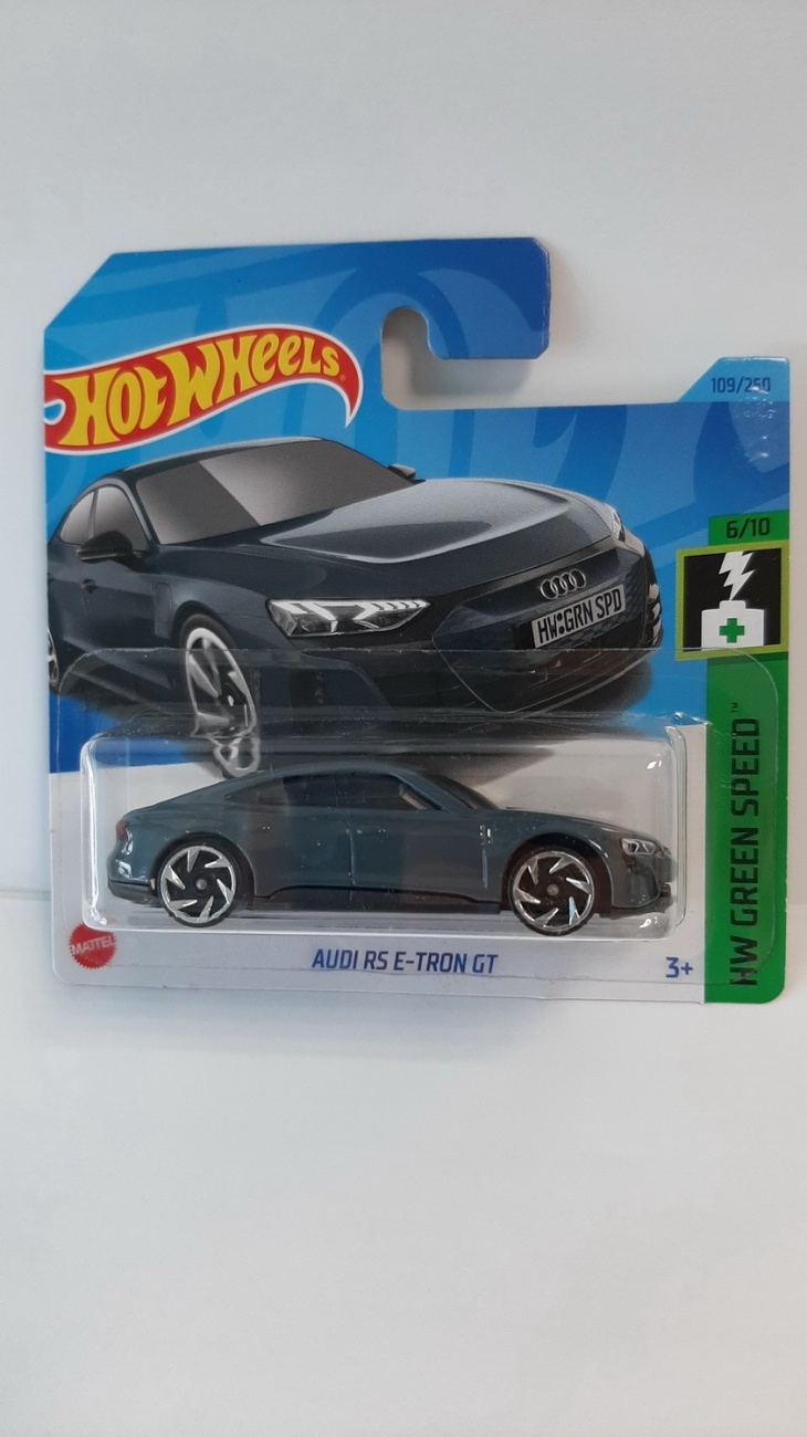 Машинка коллекционная Hot Wheels AUDI RS E-TRON GT Mattel 5785/N3758/C4982/N2799/1