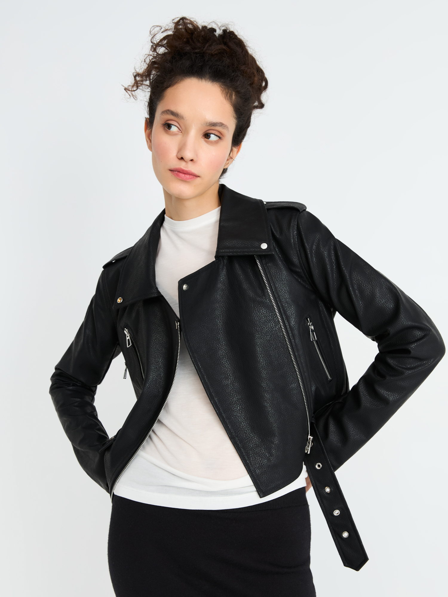 Куртка женская Arive 262 черная XL 8890₽